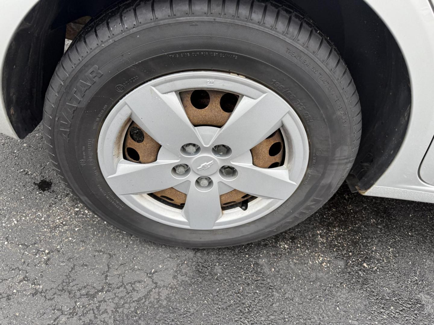 2016 Silver /Gray Chevrolet Sonic LS Auto Sedan (1G1JA5SG7G4) with an 1.8L I4 DOHC 24V engine, Automatic transmission, located at 11115 Chardon Rd. , Chardon, OH, 44024, (440) 214-9705, 41.580246, -81.241943 - One Owner – 2016 Chevrolet Sonic LS Sedan – Efficient, Stylish, and Ready to Drive Discover the perfect balance of economy and style with this 2016 Chevrolet Sonic LS Sedan. Powered by a reliable 1.8L I4 EcoTec engine and paired with a smooth 6-speed automatic transmission, this compact sedan - Photo#6