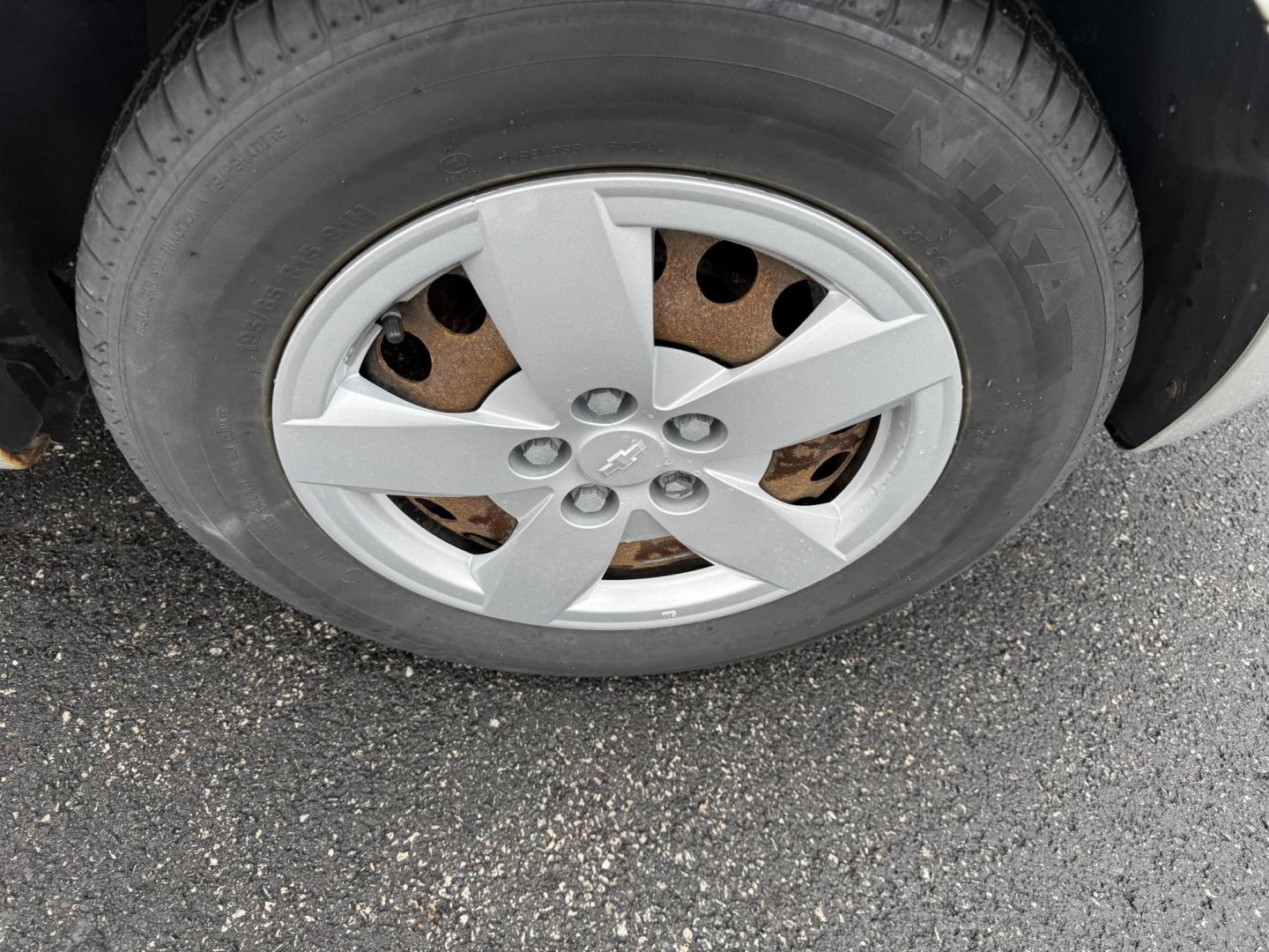 2016 Silver /Gray Chevrolet Sonic LS Auto Sedan (1G1JA5SG7G4) with an 1.8L I4 DOHC 24V engine, Automatic transmission, located at 11115 Chardon Rd. , Chardon, OH, 44024, (440) 214-9705, 41.580246, -81.241943 - One Owner – 2016 Chevrolet Sonic LS Sedan – Efficient, Stylish, and Ready to Drive Discover the perfect balance of economy and style with this 2016 Chevrolet Sonic LS Sedan. Powered by a reliable 1.8L I4 EcoTec engine and paired with a smooth 6-speed automatic transmission, this compact sedan - Photo#11