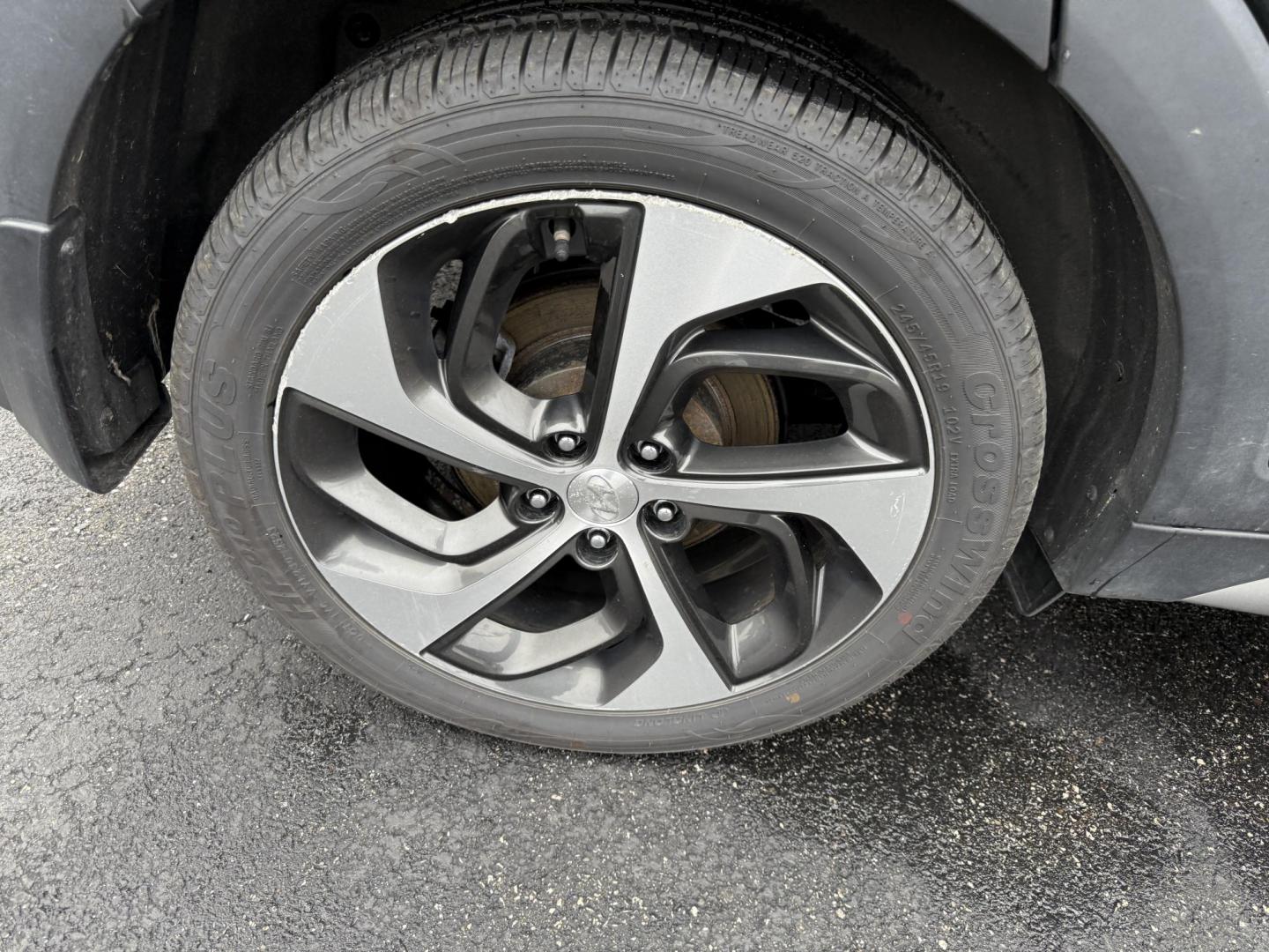 2017 Black /Black Hyundai Tucson Limited Ultimate AWD (KM8J3CA27HU) with an 1.6L I4 DOHC 16V Turbo engine, Automatic transmission, located at 11115 Chardon Rd. , Chardon, OH, 44024, (440) 214-9705, 41.580246, -81.241943 - One Owner – 2017 Hyundai Tucson Limited Ultimate AWD – Luxury, Technology, and All-Weather Confidence Elevate your driving experience with this 2017 Hyundai Tucson Limited Ultimate AWD, blending sophisticated features, advanced safety, and impressive performance. Powered by a 1.6L Turbocharge - Photo#6