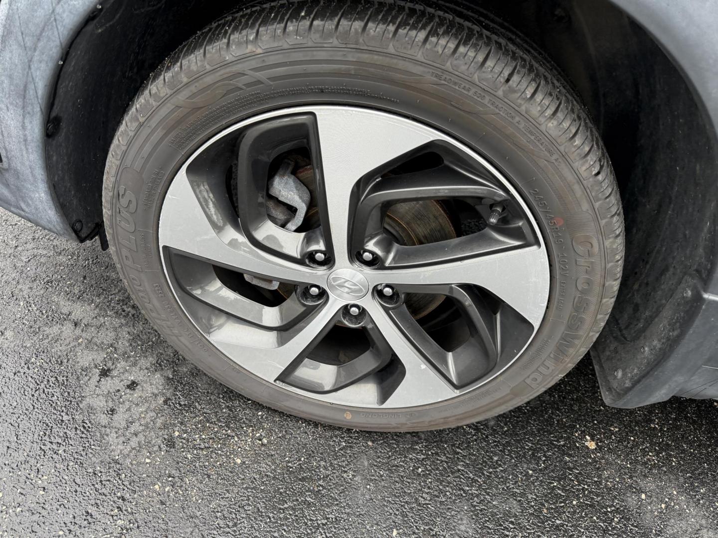 2017 Black /Black Hyundai Tucson Limited Ultimate AWD (KM8J3CA27HU) with an 1.6L I4 DOHC 16V Turbo engine, Automatic transmission, located at 11115 Chardon Rd. , Chardon, OH, 44024, (440) 214-9705, 41.580246, -81.241943 - One Owner – 2017 Hyundai Tucson Limited Ultimate AWD – Luxury, Technology, and All-Weather Confidence Elevate your driving experience with this 2017 Hyundai Tucson Limited Ultimate AWD, blending sophisticated features, advanced safety, and impressive performance. Powered by a 1.6L Turbocharge - Photo#13