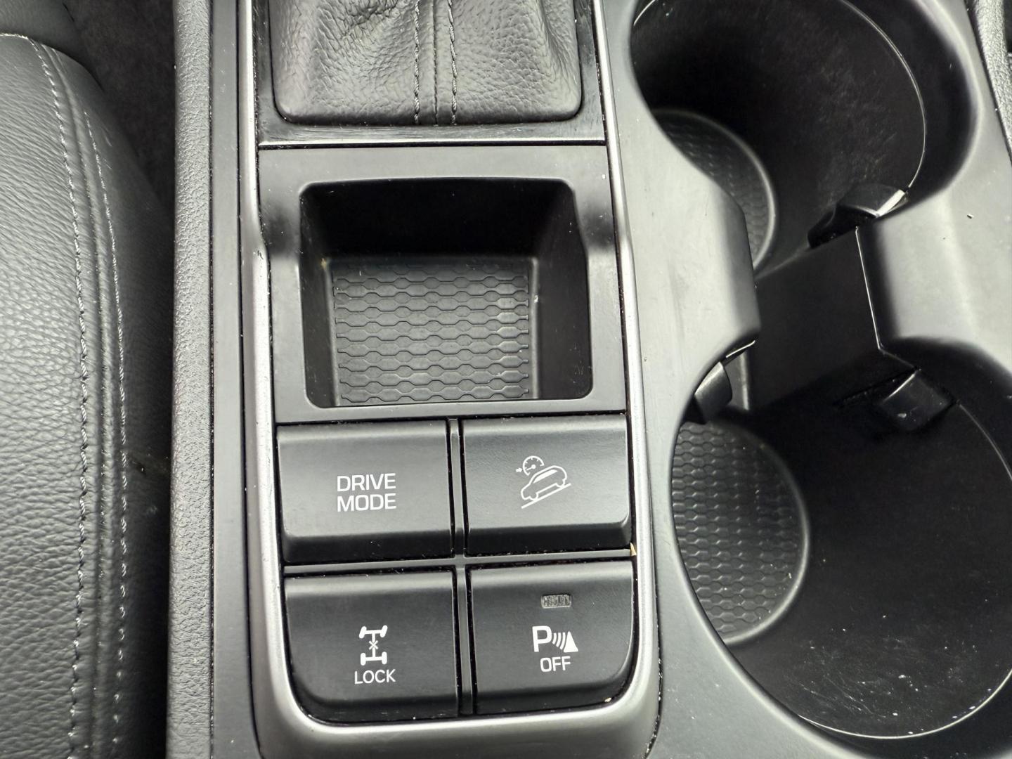 2017 Black /Black Hyundai Tucson Limited Ultimate AWD (KM8J3CA27HU) with an 1.6L I4 DOHC 16V Turbo engine, Automatic transmission, located at 11115 Chardon Rd. , Chardon, OH, 44024, (440) 214-9705, 41.580246, -81.241943 - One Owner – 2017 Hyundai Tucson Limited Ultimate AWD – Luxury, Technology, and All-Weather Confidence Elevate your driving experience with this 2017 Hyundai Tucson Limited Ultimate AWD, blending sophisticated features, advanced safety, and impressive performance. Powered by a 1.6L Turbocharge - Photo#34