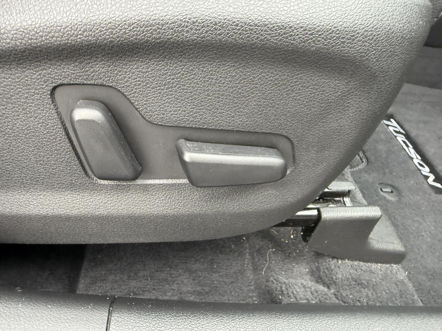 2017 Black /Black Hyundai Tucson Limited Ultimate AWD (KM8J3CA27HU) with an 1.6L I4 DOHC 16V Turbo engine, Automatic transmission, located at 11115 Chardon Rd. , Chardon, OH, 44024, (440) 214-9705, 41.580246, -81.241943 - One Owner – 2017 Hyundai Tucson Limited Ultimate AWD – Luxury, Technology, and All-Weather Confidence Elevate your driving experience with this 2017 Hyundai Tucson Limited Ultimate AWD, blending sophisticated features, advanced safety, and impressive performance. Powered by a 1.6L Turbocharge - Photo#51