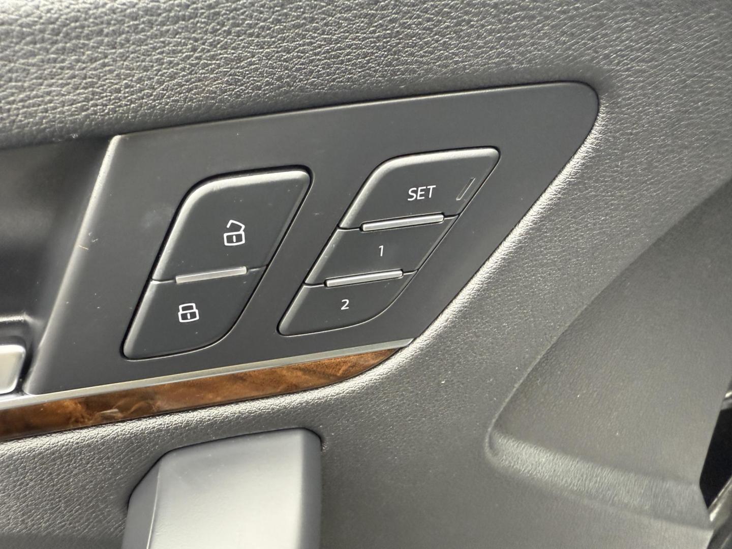 2018 Black /Black Audi Q5 2.0T Premium Plus quattro (WA1BNAFYXJ2) with an 2.0L I4 DOHC 16V Turbo engine, Automatic transmission, located at 11115 Chardon Rd. , Chardon, OH, 44024, (440) 214-9705, 41.580246, -81.241943 - One Owner – 2018 Audi Q5 Premium Plus – Luxury, Performance, and Technology in Perfect Harmony Experience the ultimate in luxury and versatility with this 2018 Audi Q5 Premium Plus. Powered by a spirited 2.0L Turbocharged I4 engine and equipped with Audi’s renowned Quattro all-wheel drive s - Photo#17