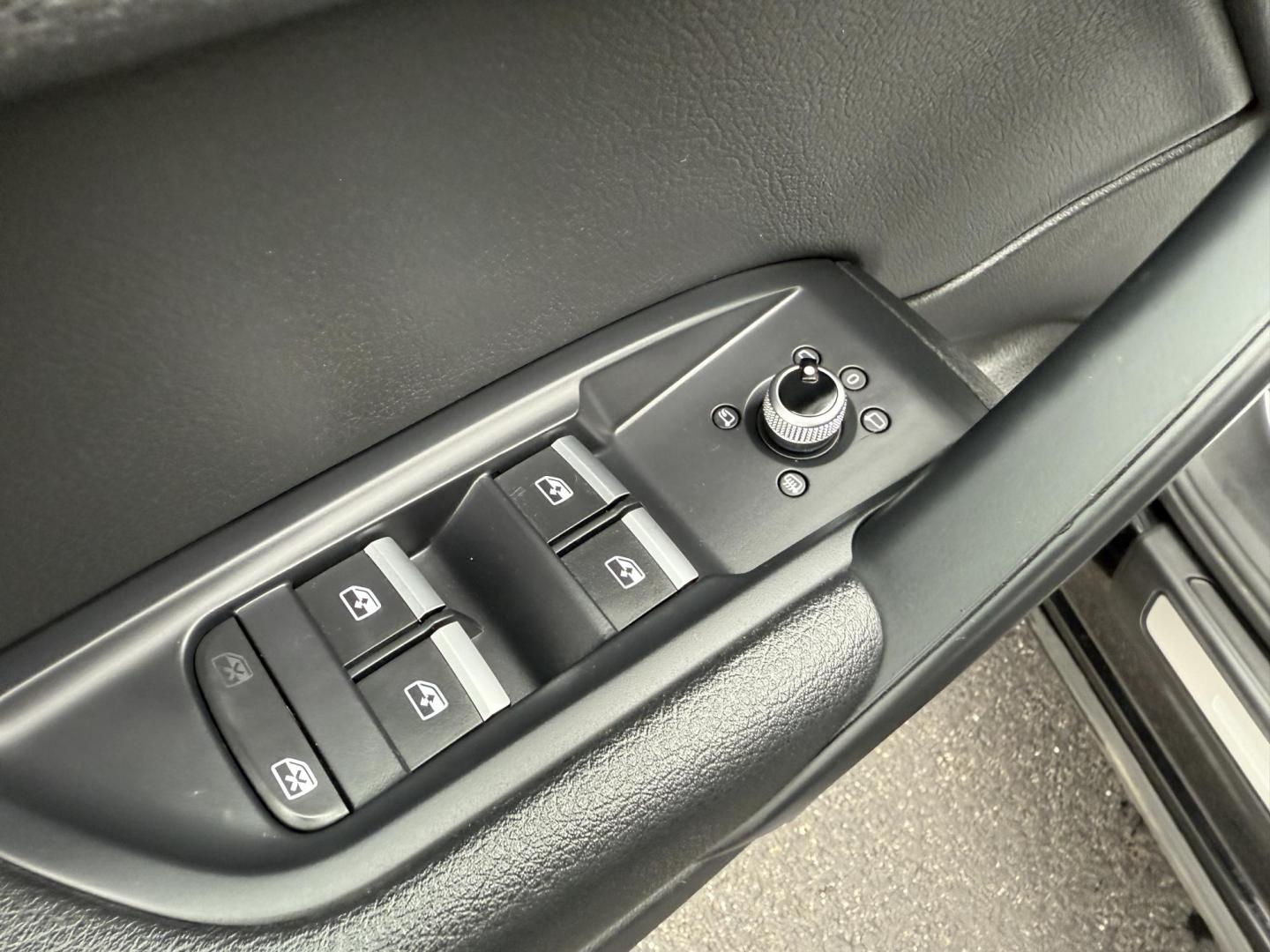 2018 Black /Black Audi Q5 2.0T Premium Plus quattro (WA1BNAFYXJ2) with an 2.0L I4 DOHC 16V Turbo engine, Automatic transmission, located at 11115 Chardon Rd. , Chardon, OH, 44024, (440) 214-9705, 41.580246, -81.241943 - One Owner – 2018 Audi Q5 Premium Plus – Luxury, Performance, and Technology in Perfect Harmony Experience the ultimate in luxury and versatility with this 2018 Audi Q5 Premium Plus. Powered by a spirited 2.0L Turbocharged I4 engine and equipped with Audi’s renowned Quattro all-wheel drive s - Photo#18