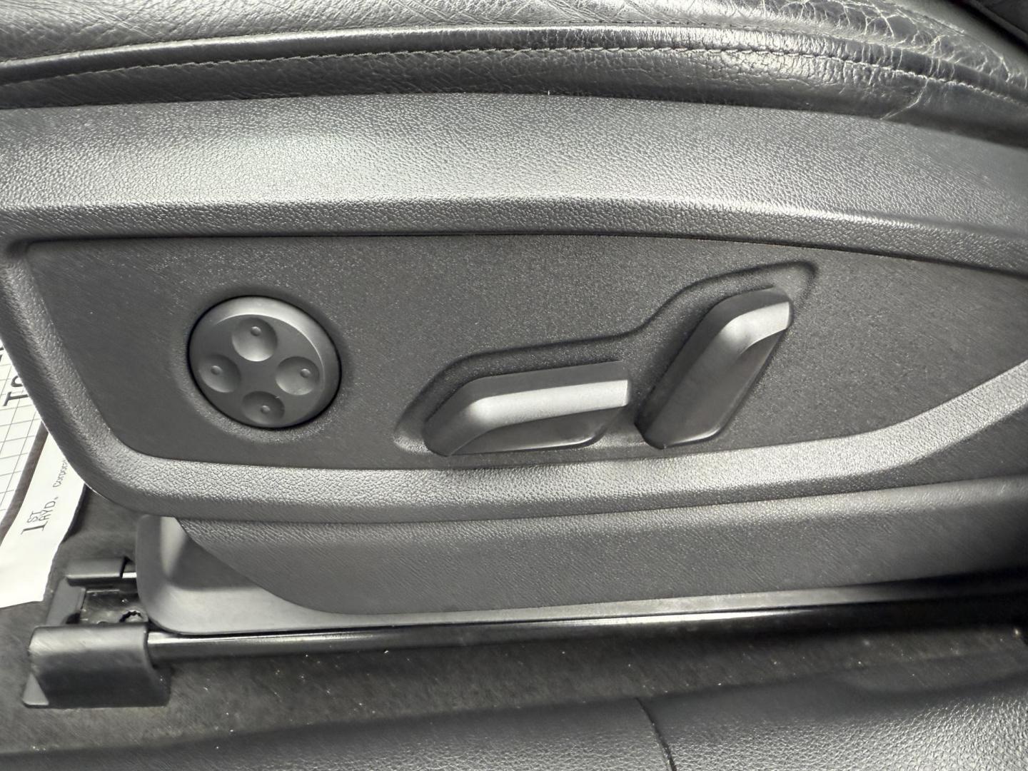 2018 Black /Black Audi Q5 2.0T Premium Plus quattro (WA1BNAFYXJ2) with an 2.0L I4 DOHC 16V Turbo engine, Automatic transmission, located at 11115 Chardon Rd. , Chardon, OH, 44024, (440) 214-9705, 41.580246, -81.241943 - One Owner – 2018 Audi Q5 Premium Plus – Luxury, Performance, and Technology in Perfect Harmony Experience the ultimate in luxury and versatility with this 2018 Audi Q5 Premium Plus. Powered by a spirited 2.0L Turbocharged I4 engine and equipped with Audi’s renowned Quattro all-wheel drive s - Photo#20