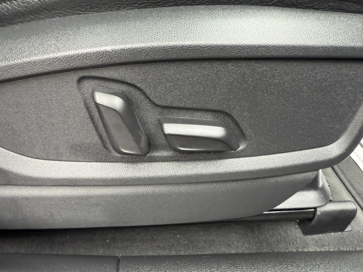 2018 Black /Black Audi Q5 2.0T Premium Plus quattro (WA1BNAFYXJ2) with an 2.0L I4 DOHC 16V Turbo engine, Automatic transmission, located at 11115 Chardon Rd. , Chardon, OH, 44024, (440) 214-9705, 41.580246, -81.241943 - One Owner – 2018 Audi Q5 Premium Plus – Luxury, Performance, and Technology in Perfect Harmony Experience the ultimate in luxury and versatility with this 2018 Audi Q5 Premium Plus. Powered by a spirited 2.0L Turbocharged I4 engine and equipped with Audi’s renowned Quattro all-wheel drive s - Photo#50