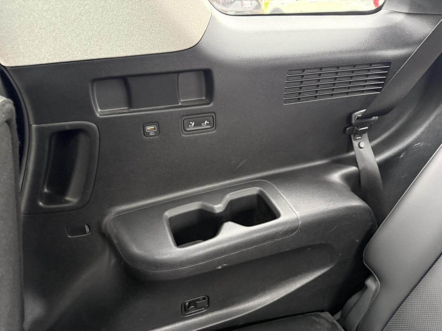 2021 Gray /Black Hyundai Palisade Limited AWD (KM8R5DHE8MU) with an 3.8L V6 DOHC 24V engine, Automatic transmission, located at 11115 Chardon Rd. , Chardon, OH, 44024, (440) 214-9705, 41.580246, -81.241943 - 2021 Hyundai Palisade Limited AWD – Luxury, Technology, and Family-Ready Performance Elevate your driving experience with this 2021 Hyundai Palisade Limited AWD, blending premium comfort, advanced safety, and impressive versatility. Powered by a smooth 3.8L GDI V6 engine paired with an 8-speed - Photo#46