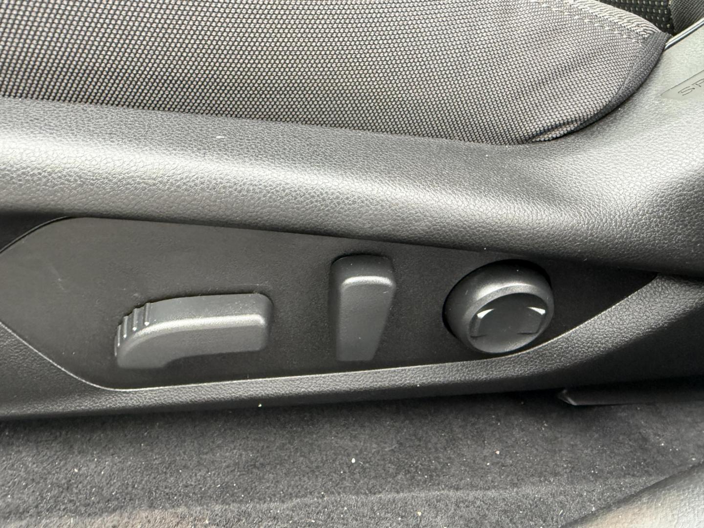 2024 White /Black Subaru Crosstrek 2.0i Premium CVT (JF2GUADC7RH) with an 2.0L I4 DOHC 16V engine, Automatic transmission, located at 11115 Chardon Rd. , Chardon, OH, 44024, (440) 214-9705, 41.580246, -81.241943 - One Owner – 2024 Subaru Crosstrek Premium – Adventure-Ready, Fuel-Efficient, and Loaded with Tech Discover the perfect blend of capability, comfort, and modern technology with this 2024 Subaru Crosstrek Premium. Powered by a lively 2.0L H4 engine and equipped with Subaru’s symmetrical AWD s - Photo#18