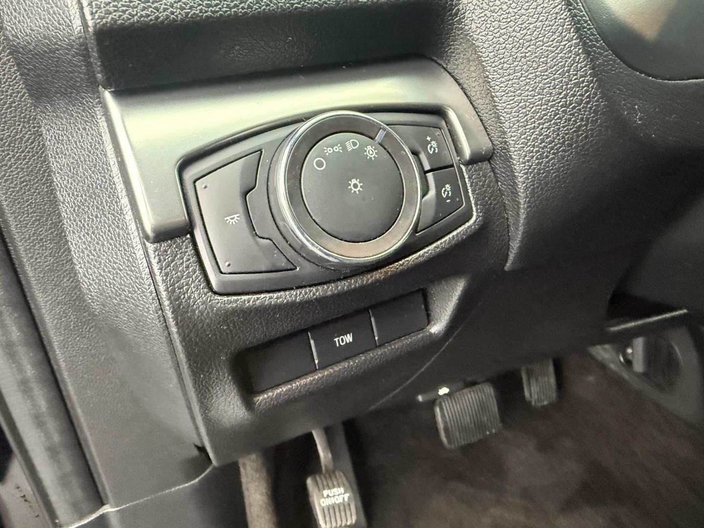 2018 Black /Black Ford Explorer XLT 4WD (1FM5K8D80JG) with an 3.5L V6 DOHC 24V engine, Automatic transmission, located at 11115 Chardon Rd. , Chardon, OH, 44024, (440) 214-9705, 41.580246, -81.241943 - 2018 Ford Explorer XLT 4WD – Versatile, Comfortable, and Ready for Adventure Experience the perfect combination of capability, comfort, and practicality with this 2018 Ford Explorer XLT 4WD. Powered by a reliable 3.5L V6 engine and paired with a smooth 6-speed automatic transmission, this SUV o - Photo#18