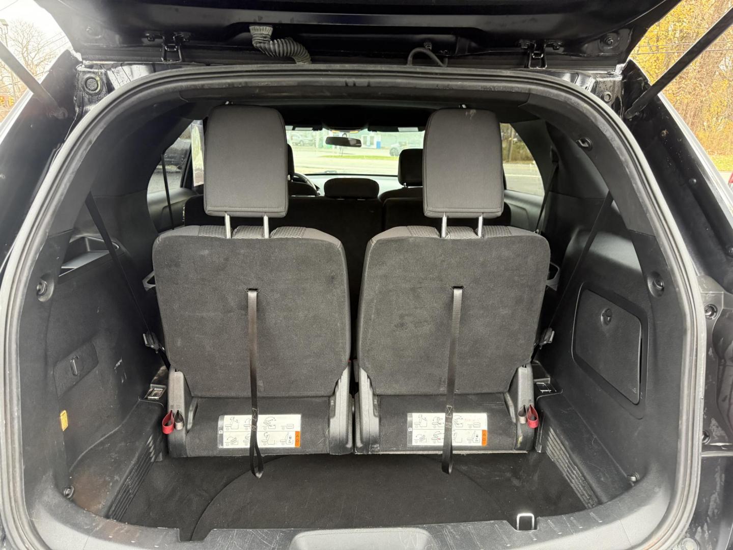 2018 Black /Black Ford Explorer XLT 4WD (1FM5K8D80JG) with an 3.5L V6 DOHC 24V engine, Automatic transmission, located at 11115 Chardon Rd. , Chardon, OH, 44024, (440) 214-9705, 41.580246, -81.241943 - 2018 Ford Explorer XLT 4WD – Versatile, Comfortable, and Ready for Adventure Experience the perfect combination of capability, comfort, and practicality with this 2018 Ford Explorer XLT 4WD. Powered by a reliable 3.5L V6 engine and paired with a smooth 6-speed automatic transmission, this SUV o - Photo#38