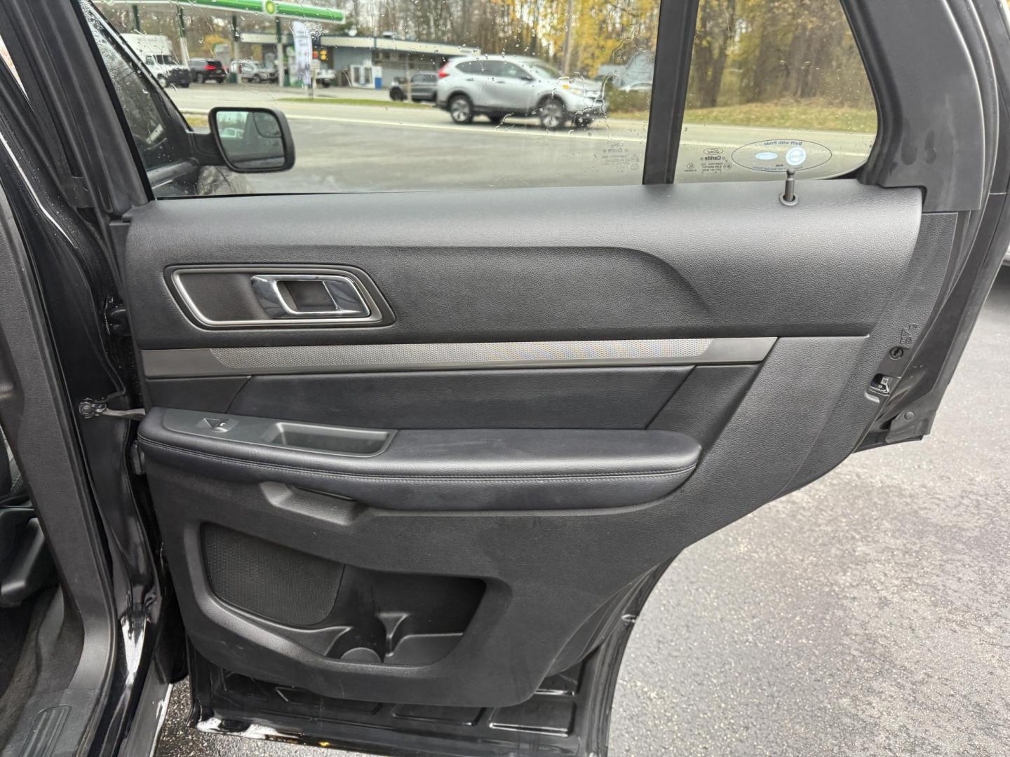 2018 Black /Black Ford Explorer XLT 4WD (1FM5K8D80JG) with an 3.5L V6 DOHC 24V engine, Automatic transmission, located at 11115 Chardon Rd. , Chardon, OH, 44024, (440) 214-9705, 41.580246, -81.241943 - 2018 Ford Explorer XLT 4WD – Versatile, Comfortable, and Ready for Adventure Experience the perfect combination of capability, comfort, and practicality with this 2018 Ford Explorer XLT 4WD. Powered by a reliable 3.5L V6 engine and paired with a smooth 6-speed automatic transmission, this SUV o - Photo#41