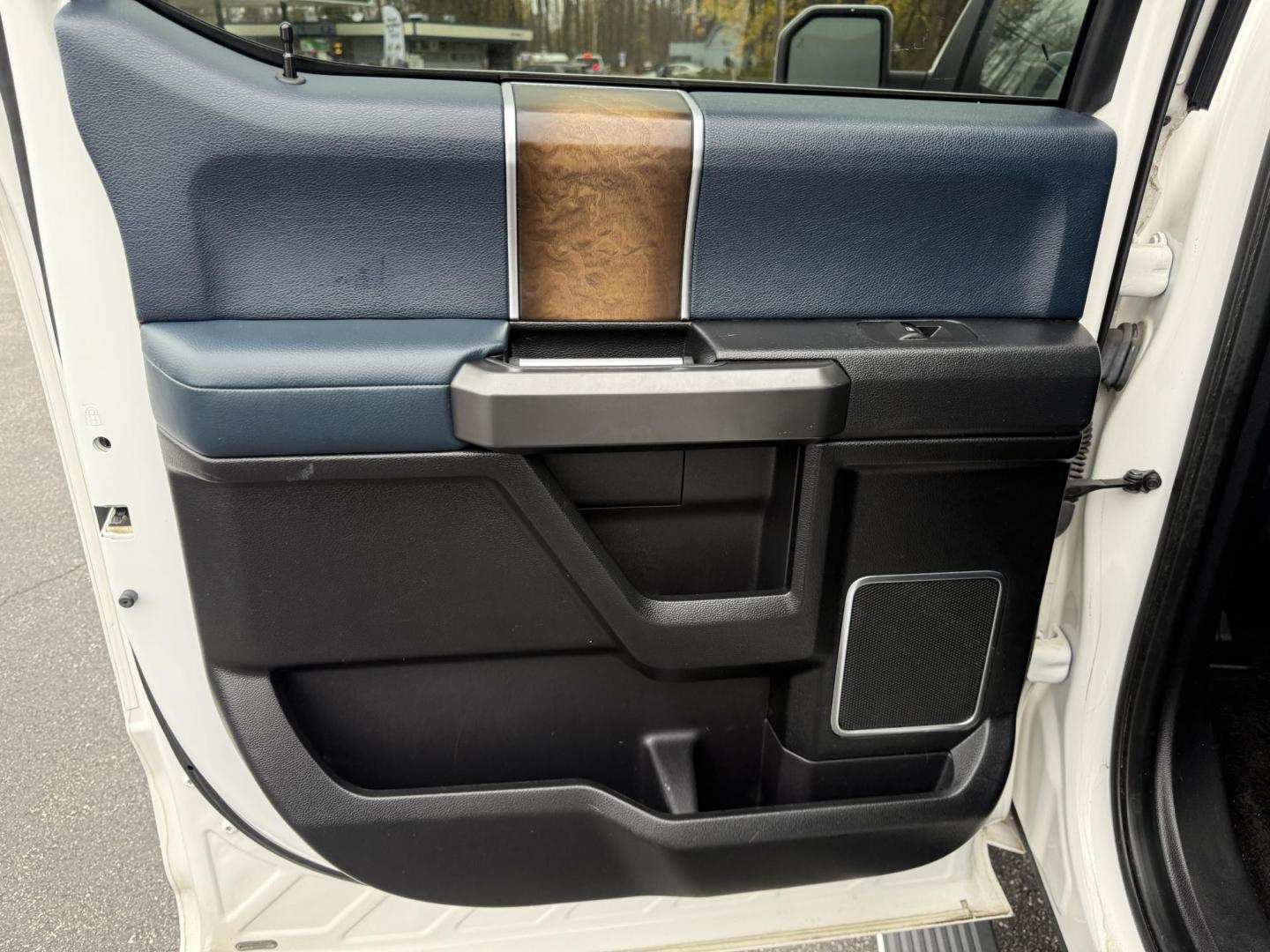 2018 White /Blue Ford F-150 Limited SuperCrew 5.5-ft. Bed 4WD (1FTEW1EG0JF) with an 3.5L V6 Twin Turbo engine, Automatic transmission, located at 11115 Chardon Rd. , Chardon, OH, 44024, (440) 214-9705, 41.580246, -81.241943 - 2018 Ford F-150 Limited Crew Cab 4WD – Luxury, Power, and Unmatched Capability Experience the ultimate in pickup truck luxury and performance with this 2018 Ford F-150 Limited Crew Cab 4WD. Powered by a robust 3.5L Twin Turbo EcoBoost V6 engine and paired with a 10-speed automatic transmission, - Photo#52