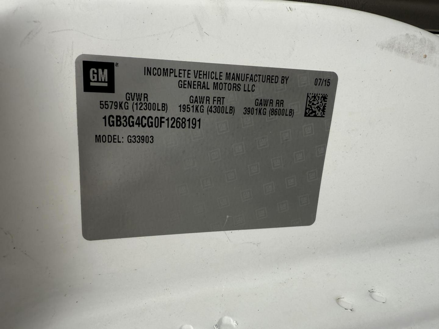 2015 White /Gray Chevrolet Express G3500 (1GB3G4CG0F1) with an 6.0L V8 OHV 16V FFV engine, 6A transmission, located at 11115 Chardon Rd. , Chardon, OH, 44024, (440) 214-9705, 41.580246, -81.241943 - ONE OWNER – 2015 Chevrolet Express 3500 Box Truck – Heavy-Duty Workhorse with Towing and Payload Power Get the job done with confidence in this rugged 2015 Chevrolet Express 3500 Box Truck. Powered by a reliable 6.0L Vortec V8 engine and paired with a smooth 6-speed automatic transmission, th - Photo#21