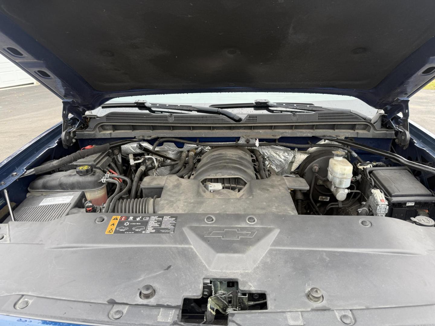 2018 Blue /Black Chevrolet Silverado 1500 LT Z71 Double Cab 4WD (1GCVKREC2JZ) with an 5.3L V8 OHV 16V engine, Automatic transmission, located at 547 E. Main St., Orwell, OH, 44076, (440) 437-5893, 41.535435, -80.847855 - 2018 Chevrolet Silverado 1500 LT Z71 Double Cab 4WD – Power, Luxury, and Off-Road Capability in One Bold Package Conquer any road or trail with this 2018 Chevrolet Silverado 1500 LT Z71 Double Cab 4WD. Under the hood, the formidable 5.3L EcoTec3 V8 engine pairs with a 6-speed automatic transmis - Photo#14