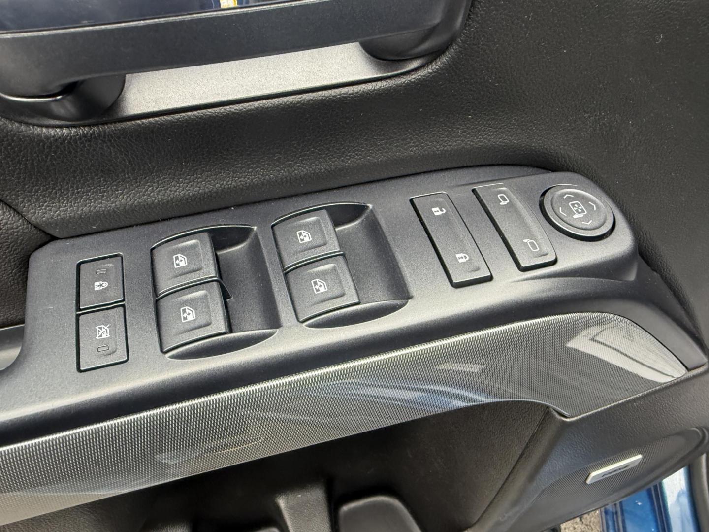 2018 Blue /Black Chevrolet Silverado 1500 LT Z71 Double Cab 4WD (1GCVKREC2JZ) with an 5.3L V8 OHV 16V engine, Automatic transmission, located at 547 E. Main St., Orwell, OH, 44076, (440) 437-5893, 41.535435, -80.847855 - 2018 Chevrolet Silverado 1500 LT Z71 Double Cab 4WD – Power, Luxury, and Off-Road Capability in One Bold Package Conquer any road or trail with this 2018 Chevrolet Silverado 1500 LT Z71 Double Cab 4WD. Under the hood, the formidable 5.3L EcoTec3 V8 engine pairs with a 6-speed automatic transmis - Photo#17