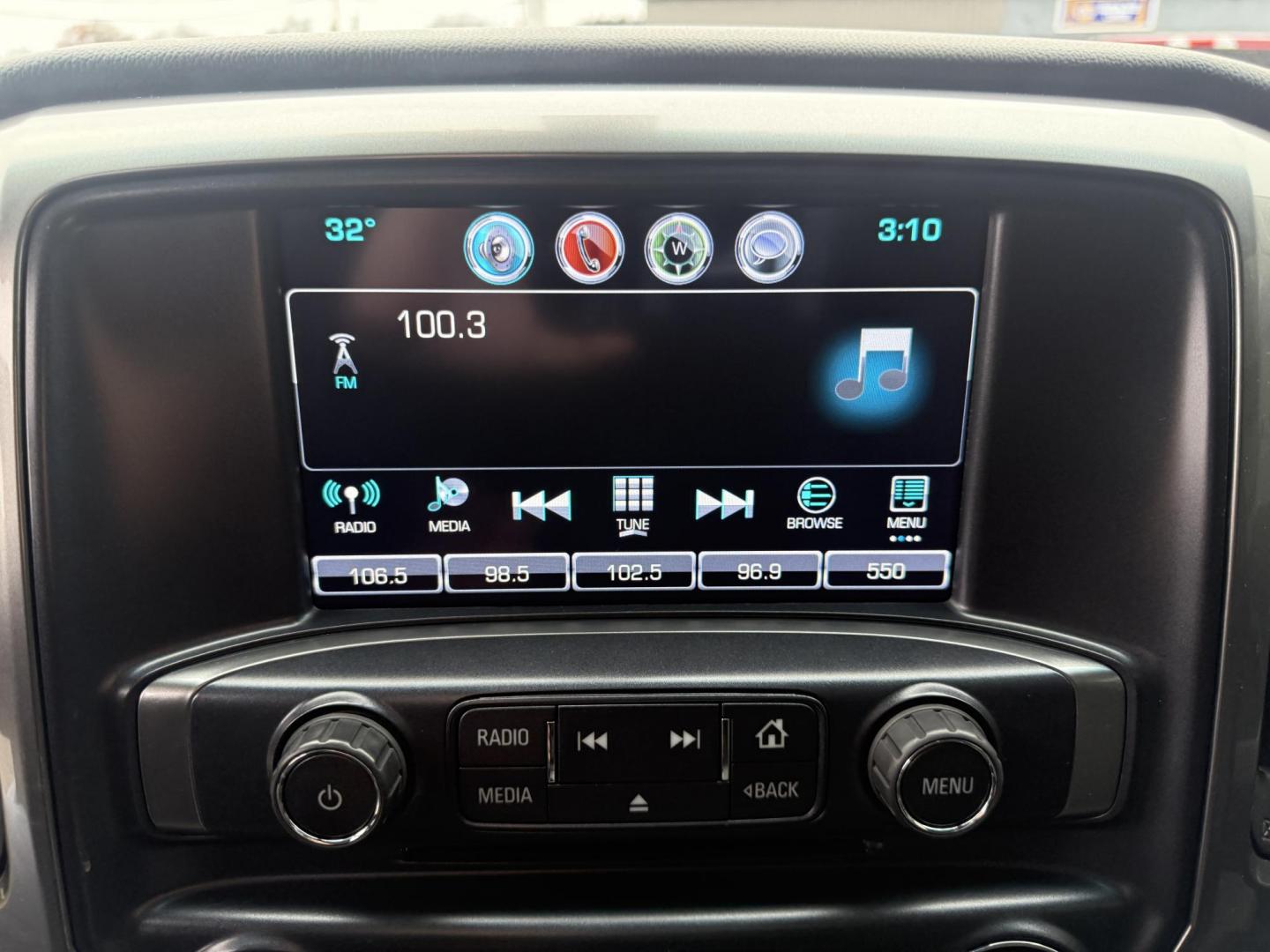 2018 Blue /Black Chevrolet Silverado 1500 LT Z71 Double Cab 4WD (1GCVKREC2JZ) with an 5.3L V8 OHV 16V engine, Automatic transmission, located at 547 E. Main St., Orwell, OH, 44076, (440) 437-5893, 41.535435, -80.847855 - 2018 Chevrolet Silverado 1500 LT Z71 Double Cab 4WD – Power, Luxury, and Off-Road Capability in One Bold Package Conquer any road or trail with this 2018 Chevrolet Silverado 1500 LT Z71 Double Cab 4WD. Under the hood, the formidable 5.3L EcoTec3 V8 engine pairs with a 6-speed automatic transmis - Photo#27