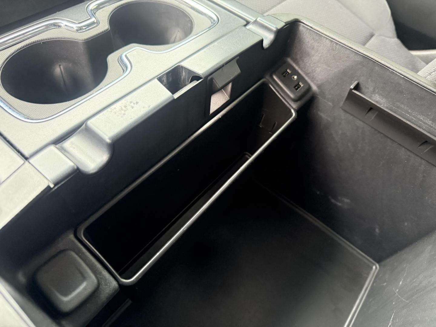 2018 Blue /Black Chevrolet Silverado 1500 LT Z71 Double Cab 4WD (1GCVKREC2JZ) with an 5.3L V8 OHV 16V engine, Automatic transmission, located at 547 E. Main St., Orwell, OH, 44076, (440) 437-5893, 41.535435, -80.847855 - 2018 Chevrolet Silverado 1500 LT Z71 Double Cab 4WD – Power, Luxury, and Off-Road Capability in One Bold Package Conquer any road or trail with this 2018 Chevrolet Silverado 1500 LT Z71 Double Cab 4WD. Under the hood, the formidable 5.3L EcoTec3 V8 engine pairs with a 6-speed automatic transmis - Photo#35