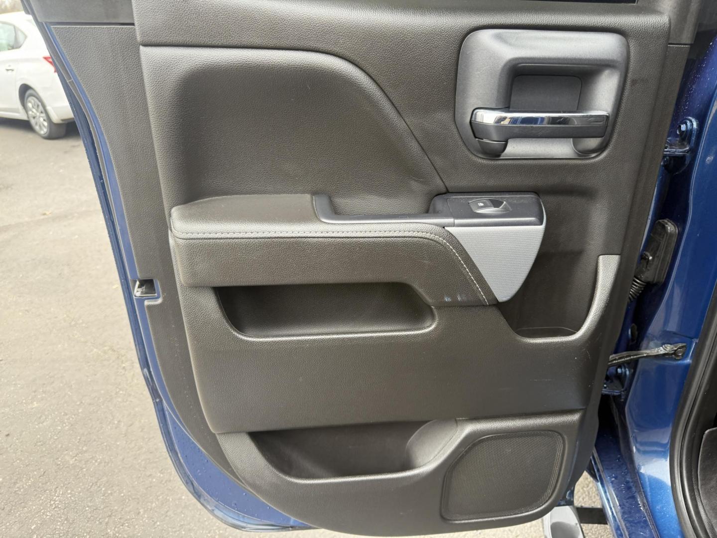 2018 Blue /Black Chevrolet Silverado 1500 LT Z71 Double Cab 4WD (1GCVKREC2JZ) with an 5.3L V8 OHV 16V engine, Automatic transmission, located at 547 E. Main St., Orwell, OH, 44076, (440) 437-5893, 41.535435, -80.847855 - 2018 Chevrolet Silverado 1500 LT Z71 Double Cab 4WD – Power, Luxury, and Off-Road Capability in One Bold Package Conquer any road or trail with this 2018 Chevrolet Silverado 1500 LT Z71 Double Cab 4WD. Under the hood, the formidable 5.3L EcoTec3 V8 engine pairs with a 6-speed automatic transmis - Photo#38