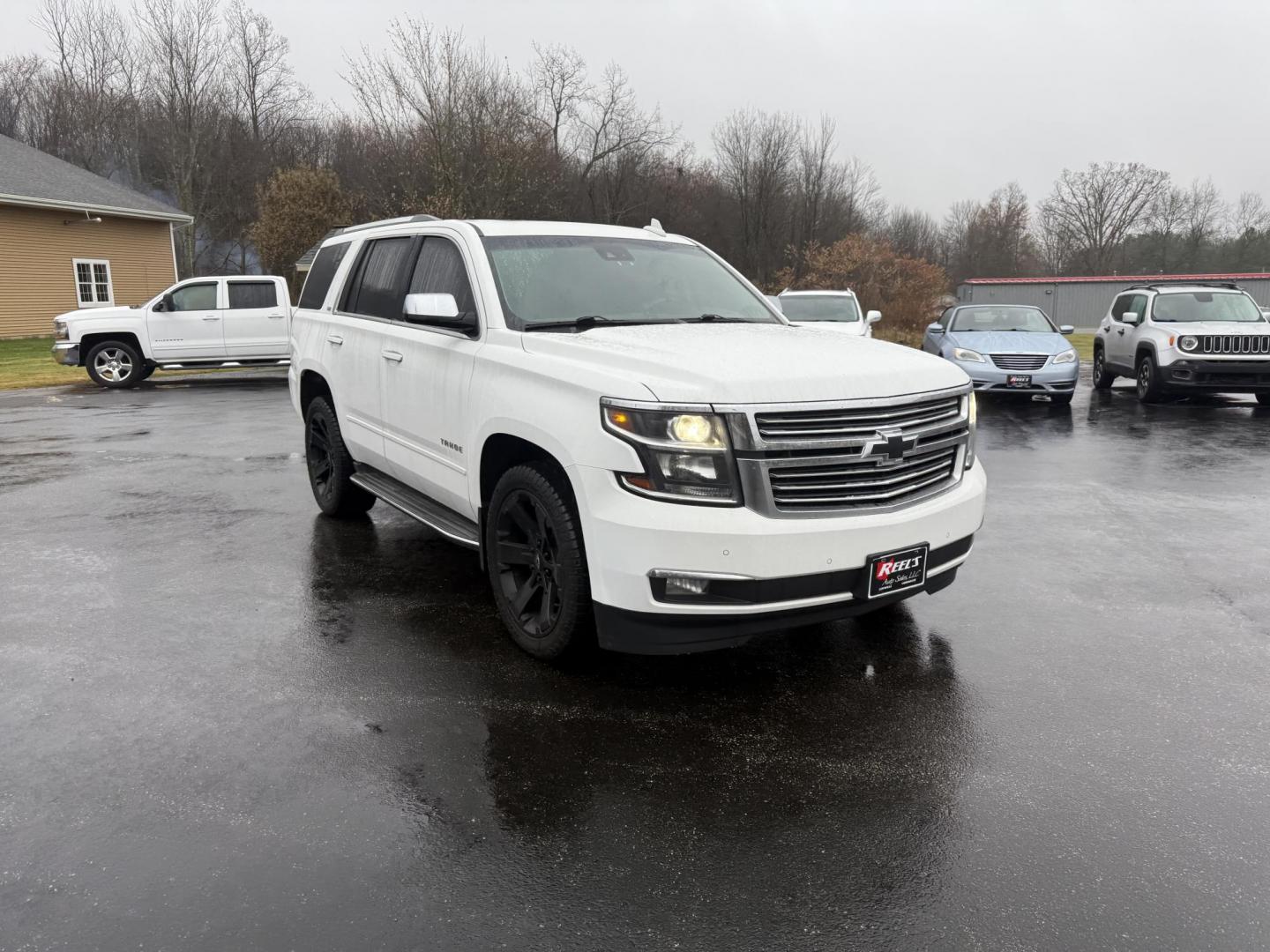 2015 White /Black Chevrolet Tahoe LTZ 4WD (1GNSKCKC8FR) with an 5.3L V8 OHV 16V engine, 6-Speed Automatic transmission, located at 11115 Chardon Rd. , Chardon, OH, 44024, (440) 214-9705, 41.580246, -81.241943 - 2015 Chevrolet Tahoe LTZ 4WD – Full-Size Luxury, Advanced Safety, and Unmatched Versatility Experience the ultimate in comfort, capability, and technology with this 2015 Chevrolet Tahoe LTZ 4WD. Powered by a robust 5.3L EcoTec3 V8 engine paired with a 6-speed automatic transmission and 3.23 gea - Photo#2