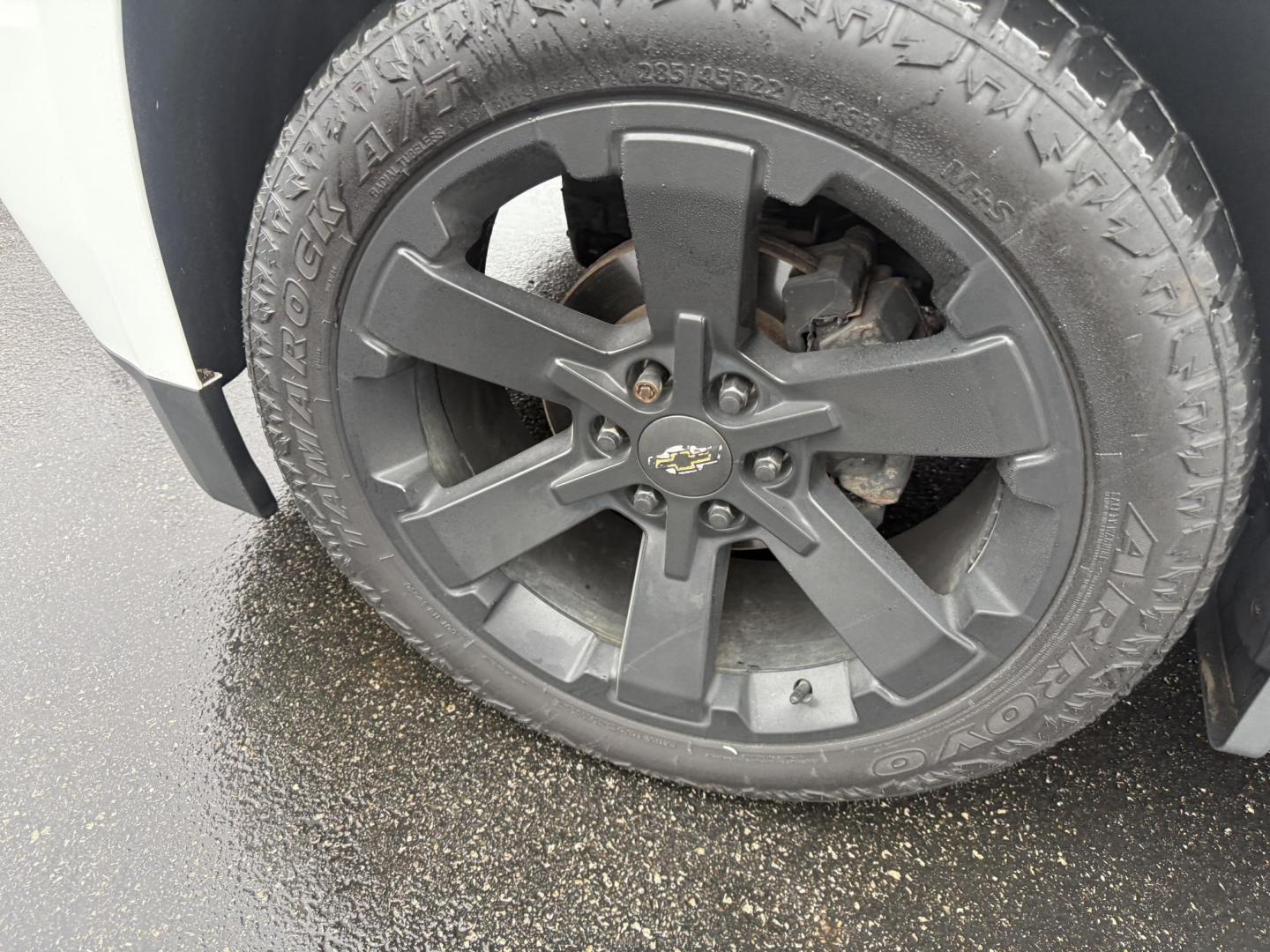 2015 White /Black Chevrolet Tahoe LTZ 4WD (1GNSKCKC8FR) with an 5.3L V8 OHV 16V engine, 6-Speed Automatic transmission, located at 11115 Chardon Rd. , Chardon, OH, 44024, (440) 214-9705, 41.580246, -81.241943 - 2015 Chevrolet Tahoe LTZ 4WD – Full-Size Luxury, Advanced Safety, and Unmatched Versatility Experience the ultimate in comfort, capability, and technology with this 2015 Chevrolet Tahoe LTZ 4WD. Powered by a robust 5.3L EcoTec3 V8 engine paired with a 6-speed automatic transmission and 3.23 gea - Photo#13