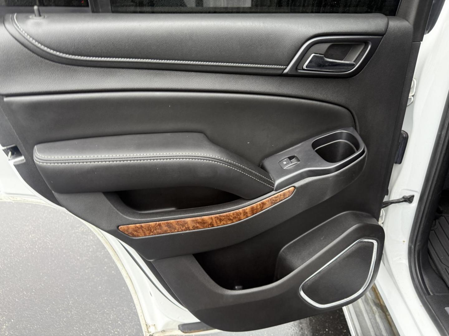 2015 White /Black Chevrolet Tahoe LTZ 4WD (1GNSKCKC8FR) with an 5.3L V8 OHV 16V engine, 6-Speed Automatic transmission, located at 11115 Chardon Rd. , Chardon, OH, 44024, (440) 214-9705, 41.580246, -81.241943 - 2015 Chevrolet Tahoe LTZ 4WD – Full-Size Luxury, Advanced Safety, and Unmatched Versatility Experience the ultimate in comfort, capability, and technology with this 2015 Chevrolet Tahoe LTZ 4WD. Powered by a robust 5.3L EcoTec3 V8 engine paired with a 6-speed automatic transmission and 3.23 gea - Photo#43