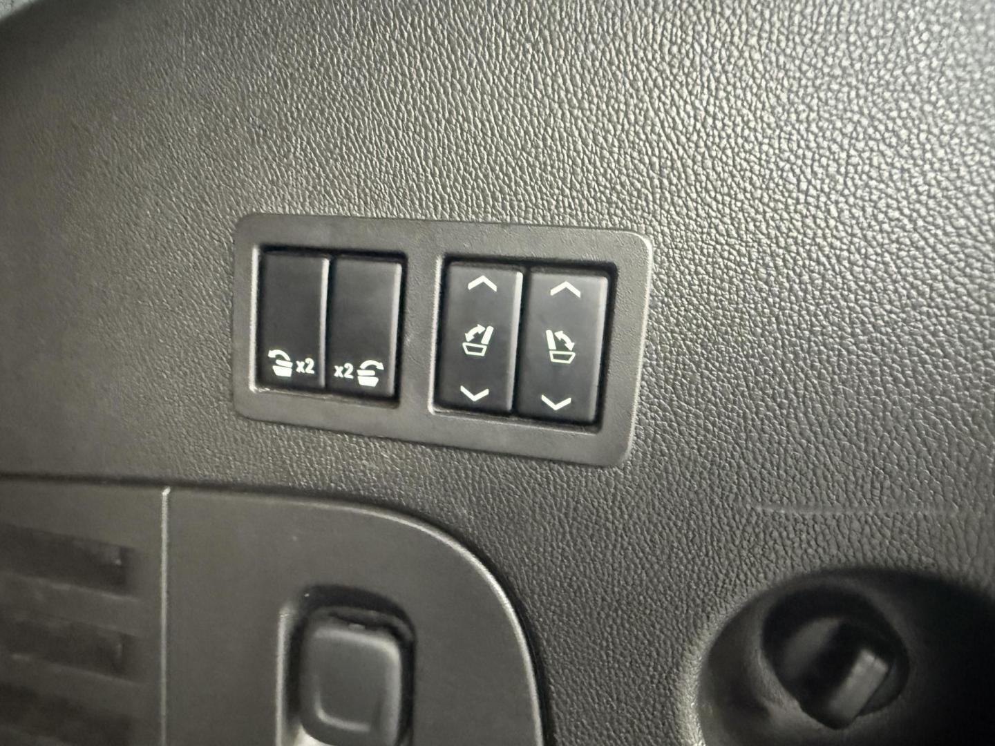 2015 White /Black Chevrolet Tahoe LTZ 4WD (1GNSKCKC8FR) with an 5.3L V8 OHV 16V engine, 6-Speed Automatic transmission, located at 11115 Chardon Rd. , Chardon, OH, 44024, (440) 214-9705, 41.580246, -81.241943 - 2015 Chevrolet Tahoe LTZ 4WD – Full-Size Luxury, Advanced Safety, and Unmatched Versatility Experience the ultimate in comfort, capability, and technology with this 2015 Chevrolet Tahoe LTZ 4WD. Powered by a robust 5.3L EcoTec3 V8 engine paired with a 6-speed automatic transmission and 3.23 gea - Photo#49