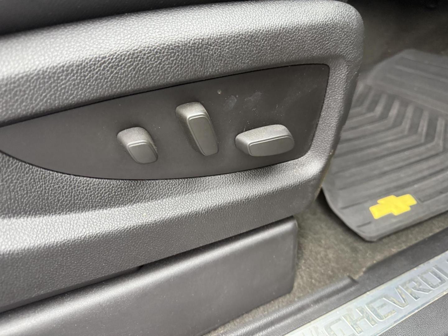 2015 White /Black Chevrolet Tahoe LTZ 4WD (1GNSKCKC8FR) with an 5.3L V8 OHV 16V engine, 6-Speed Automatic transmission, located at 11115 Chardon Rd. , Chardon, OH, 44024, (440) 214-9705, 41.580246, -81.241943 - 2015 Chevrolet Tahoe LTZ 4WD – Full-Size Luxury, Advanced Safety, and Unmatched Versatility Experience the ultimate in comfort, capability, and technology with this 2015 Chevrolet Tahoe LTZ 4WD. Powered by a robust 5.3L EcoTec3 V8 engine paired with a 6-speed automatic transmission and 3.23 gea - Photo#54