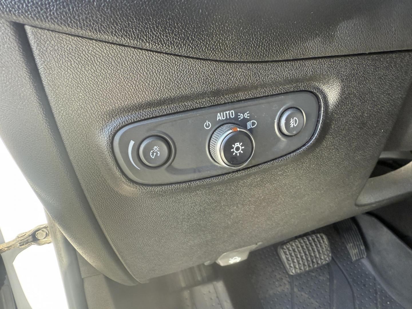 2018 White /Black Chevrolet Equinox Premier AWD (3GNAXVEVXJL) with an 1.5L I4 DIR DOHC 16V TURBO engine, Automatic transmission, located at 11115 Chardon Rd. , Chardon, OH, 44024, (440) 214-9705, 41.580246, -81.241943 - One Owner --- 2018 Chevrolet Equinox Premier AWD – Luxurious Comfort, Advanced Safety, and Unmatched Efficiency Experience the perfect combination of style, safety, and technology with this 2018 Chevrolet Equinox Premier AWD. Powered by a fuel-efficient 1.5L Turbocharged EcoTec I4 engine paired - Photo#22