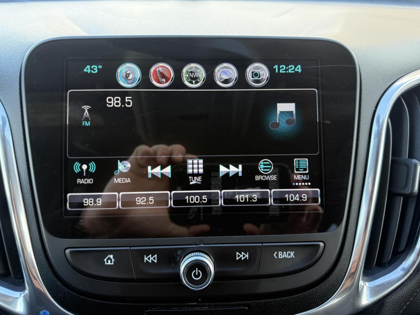 2018 White /Black Chevrolet Equinox Premier AWD (3GNAXVEVXJL) with an 1.5L I4 DIR DOHC 16V TURBO engine, Automatic transmission, located at 11115 Chardon Rd. , Chardon, OH, 44024, (440) 214-9705, 41.580246, -81.241943 - One Owner --- 2018 Chevrolet Equinox Premier AWD – Luxurious Comfort, Advanced Safety, and Unmatched Efficiency Experience the perfect combination of style, safety, and technology with this 2018 Chevrolet Equinox Premier AWD. Powered by a fuel-efficient 1.5L Turbocharged EcoTec I4 engine paired - Photo#28