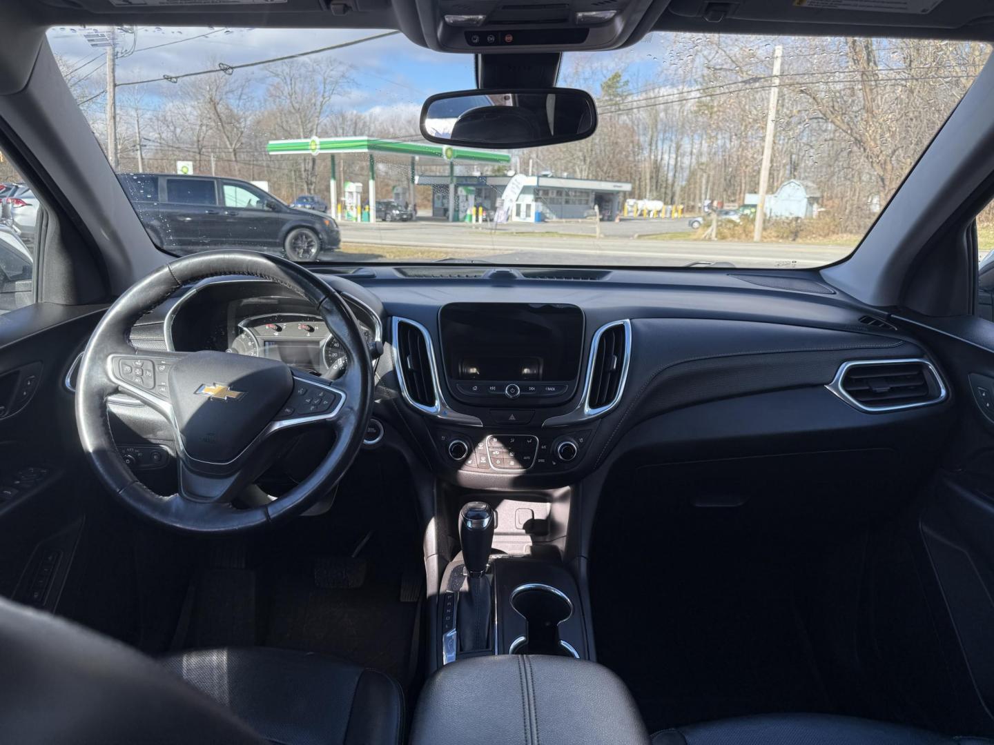 2018 White /Black Chevrolet Equinox Premier AWD (3GNAXVEVXJL) with an 1.5L I4 DIR DOHC 16V TURBO engine, Automatic transmission, located at 11115 Chardon Rd. , Chardon, OH, 44024, (440) 214-9705, 41.580246, -81.241943 - One Owner --- 2018 Chevrolet Equinox Premier AWD – Luxurious Comfort, Advanced Safety, and Unmatched Efficiency Experience the perfect combination of style, safety, and technology with this 2018 Chevrolet Equinox Premier AWD. Powered by a fuel-efficient 1.5L Turbocharged EcoTec I4 engine paired - Photo#42