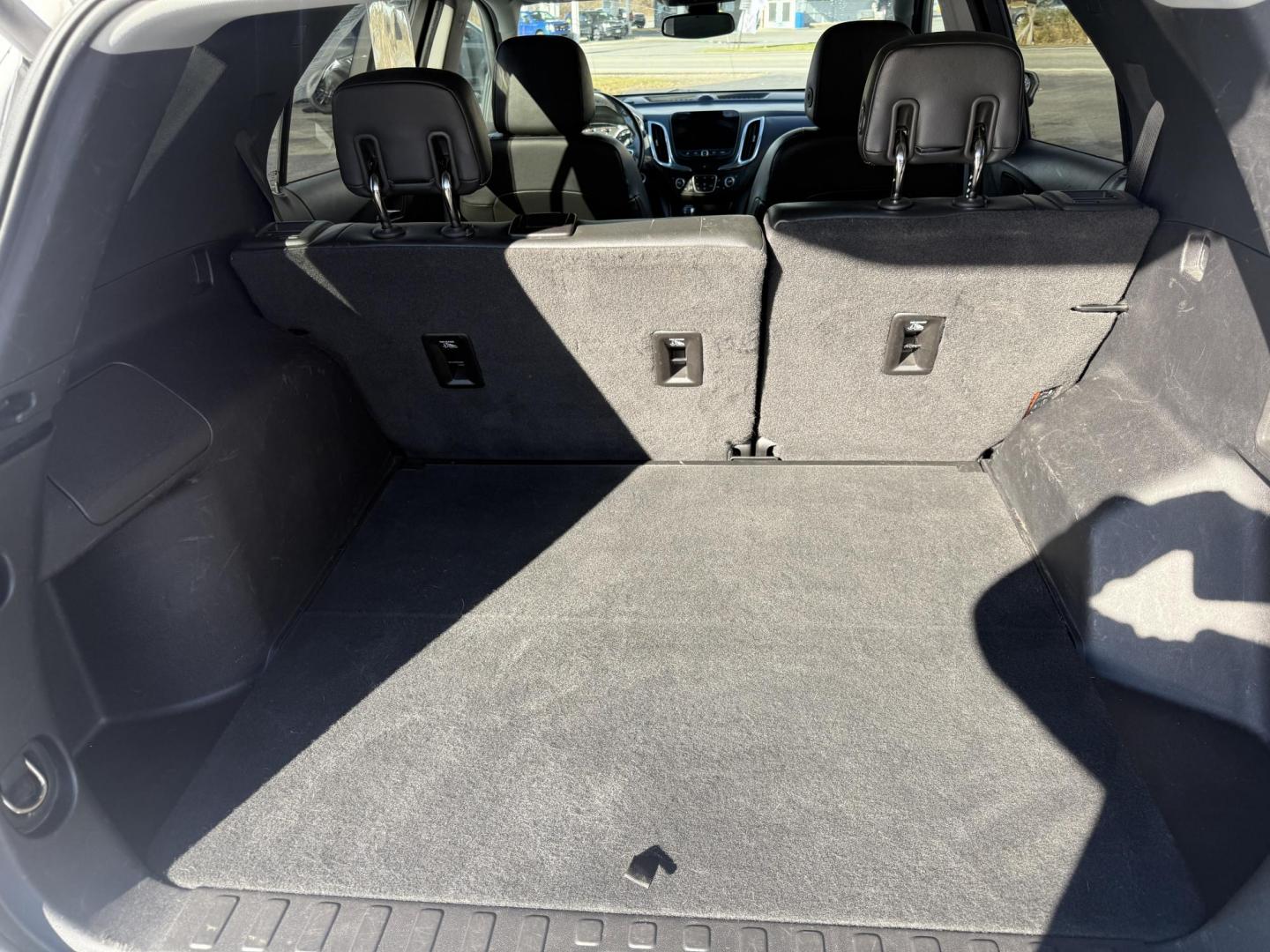 2018 White /Black Chevrolet Equinox Premier AWD (3GNAXVEVXJL) with an 1.5L I4 DIR DOHC 16V TURBO engine, Automatic transmission, located at 11115 Chardon Rd. , Chardon, OH, 44024, (440) 214-9705, 41.580246, -81.241943 - One Owner --- 2018 Chevrolet Equinox Premier AWD – Luxurious Comfort, Advanced Safety, and Unmatched Efficiency Experience the perfect combination of style, safety, and technology with this 2018 Chevrolet Equinox Premier AWD. Powered by a fuel-efficient 1.5L Turbocharged EcoTec I4 engine paired - Photo#43