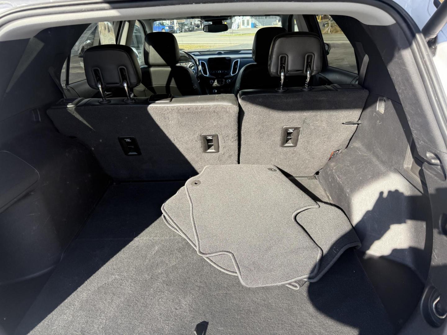 2018 White /Black Chevrolet Equinox Premier AWD (3GNAXVEVXJL) with an 1.5L I4 DIR DOHC 16V TURBO engine, Automatic transmission, located at 11115 Chardon Rd. , Chardon, OH, 44024, (440) 214-9705, 41.580246, -81.241943 - One Owner --- 2018 Chevrolet Equinox Premier AWD – Luxurious Comfort, Advanced Safety, and Unmatched Efficiency Experience the perfect combination of style, safety, and technology with this 2018 Chevrolet Equinox Premier AWD. Powered by a fuel-efficient 1.5L Turbocharged EcoTec I4 engine paired - Photo#45