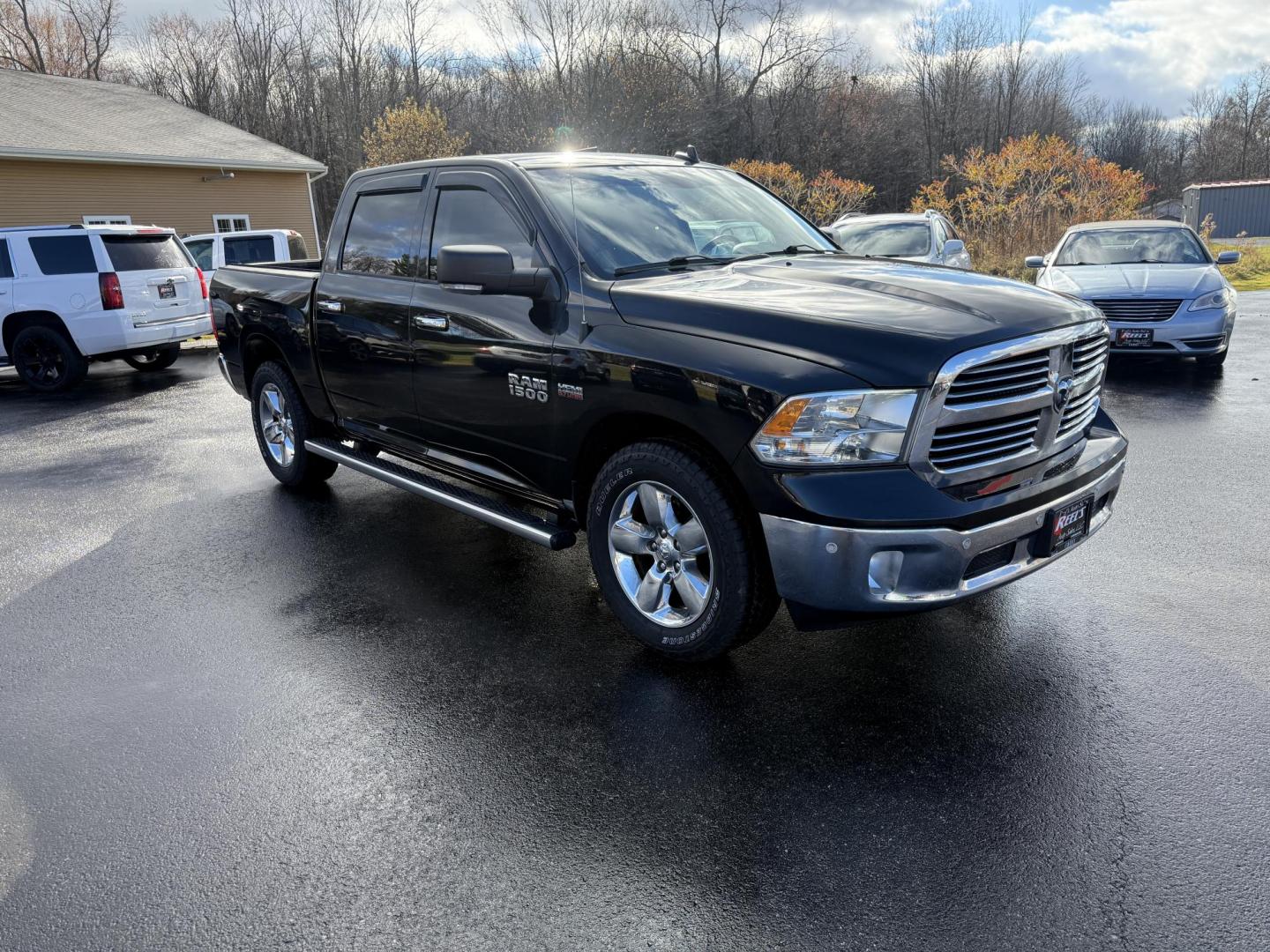 2016 Black /Gray RAM 1500 Big Horn Crew Cab SWB 4WD (3C6RR7LT8GG) with an 5.7L V8 OHV 16V engine, Automatic transmission, located at 11115 Chardon Rd. , Chardon, OH, 44024, (440) 214-9705, 41.580246, -81.241943 - 2016 Ram 1500 Big Horn Crew Cab 4WD – Powerful, Comfortable, and Ready for Heavy Duty Tackle your toughest jobs with confidence in this 2016 Ram 1500 Big Horn Crew Cab. Powered by a mighty 5.7L HEMI V8 engine producing 395 horsepower and 410 lb-ft of torque, combined with an 8-speed automatic t - Photo#2
