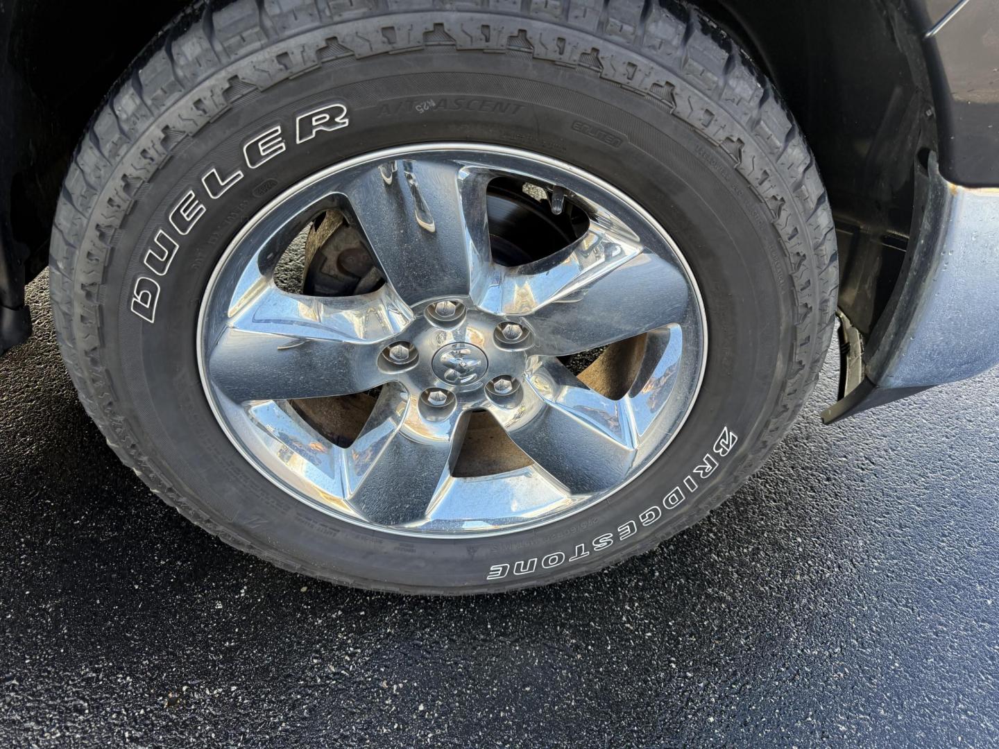 2016 Black /Gray RAM 1500 Big Horn Crew Cab SWB 4WD (3C6RR7LT8GG) with an 5.7L V8 OHV 16V engine, Automatic transmission, located at 11115 Chardon Rd. , Chardon, OH, 44024, (440) 214-9705, 41.580246, -81.241943 - 2016 Ram 1500 Big Horn Crew Cab 4WD – Powerful, Comfortable, and Ready for Heavy Duty Tackle your toughest jobs with confidence in this 2016 Ram 1500 Big Horn Crew Cab. Powered by a mighty 5.7L HEMI V8 engine producing 395 horsepower and 410 lb-ft of torque, combined with an 8-speed automatic t - Photo#4