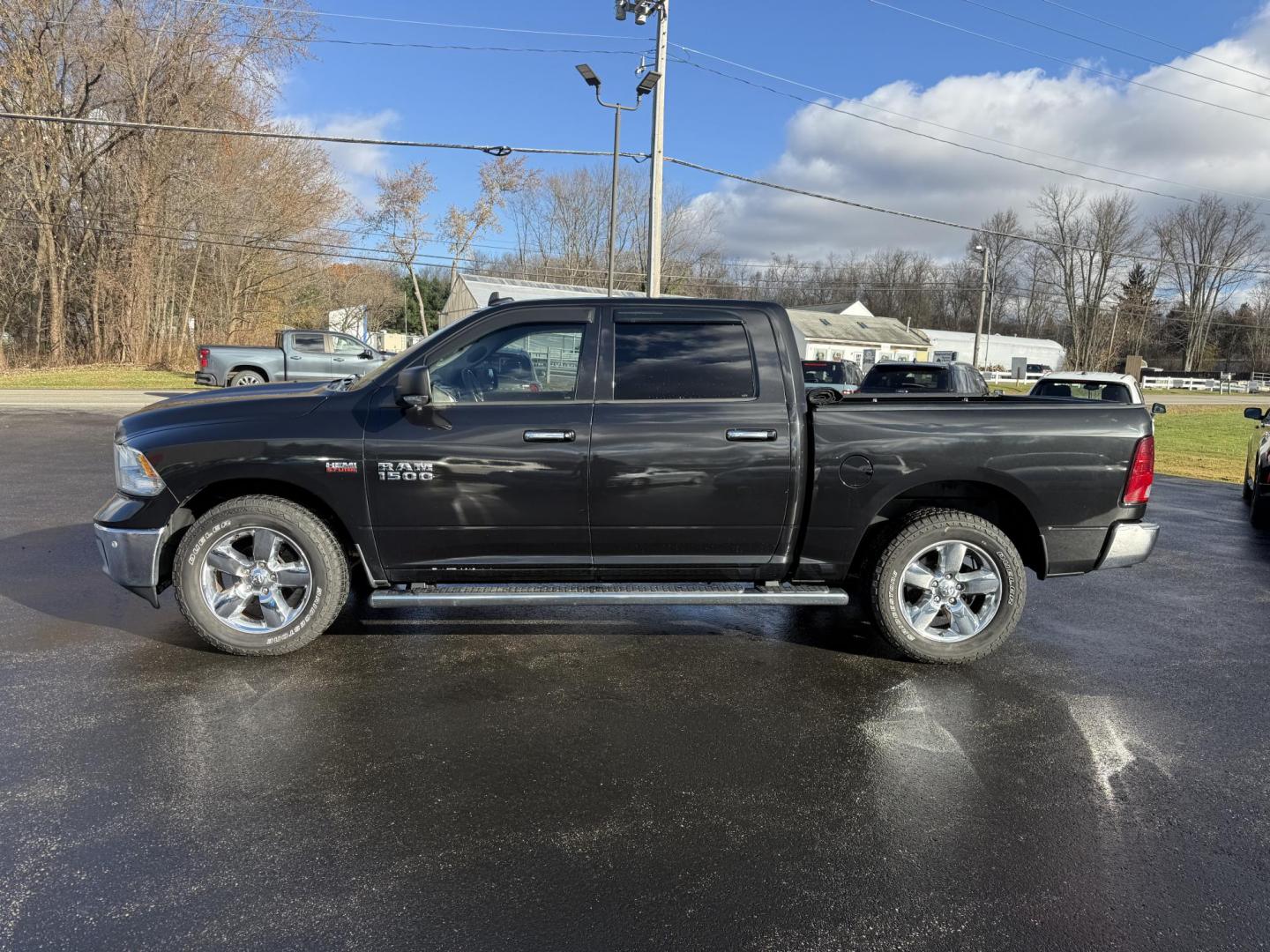 2016 Black /Gray RAM 1500 Big Horn Crew Cab SWB 4WD (3C6RR7LT8GG) with an 5.7L V8 OHV 16V engine, Automatic transmission, located at 11115 Chardon Rd. , Chardon, OH, 44024, (440) 214-9705, 41.580246, -81.241943 - 2016 Ram 1500 Big Horn Crew Cab 4WD – Powerful, Comfortable, and Ready for Heavy Duty Tackle your toughest jobs with confidence in this 2016 Ram 1500 Big Horn Crew Cab. Powered by a mighty 5.7L HEMI V8 engine producing 395 horsepower and 410 lb-ft of torque, combined with an 8-speed automatic t - Photo#15