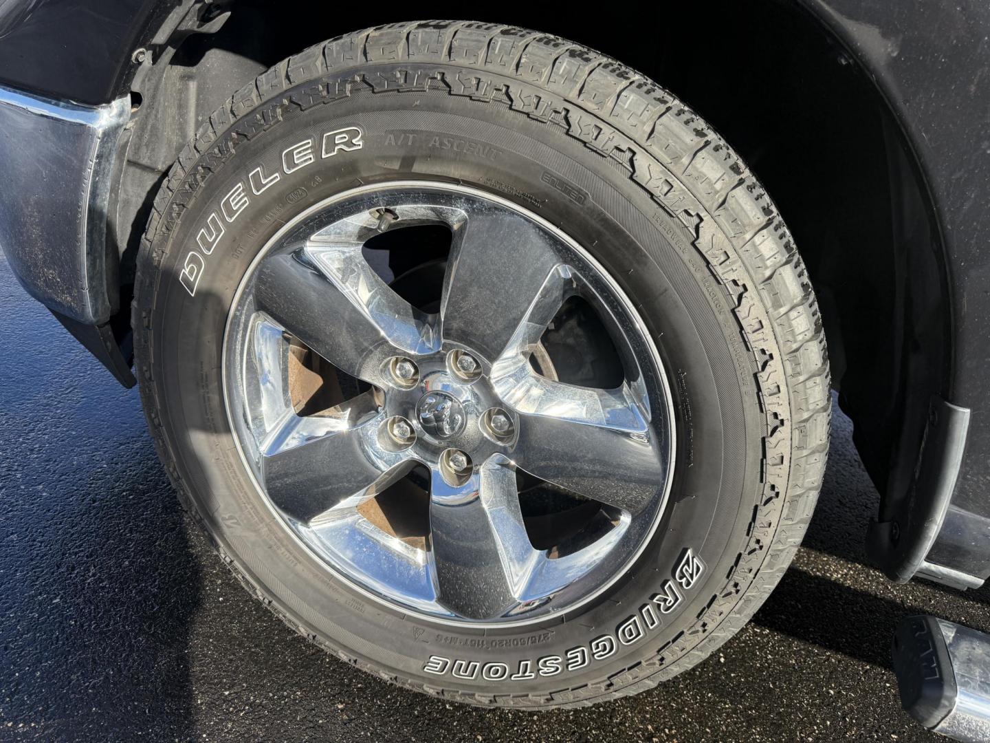 2016 Black /Gray RAM 1500 Big Horn Crew Cab SWB 4WD (3C6RR7LT8GG) with an 5.7L V8 OHV 16V engine, Automatic transmission, located at 11115 Chardon Rd. , Chardon, OH, 44024, (440) 214-9705, 41.580246, -81.241943 - 2016 Ram 1500 Big Horn Crew Cab 4WD – Powerful, Comfortable, and Ready for Heavy Duty Tackle your toughest jobs with confidence in this 2016 Ram 1500 Big Horn Crew Cab. Powered by a mighty 5.7L HEMI V8 engine producing 395 horsepower and 410 lb-ft of torque, combined with an 8-speed automatic t - Photo#16