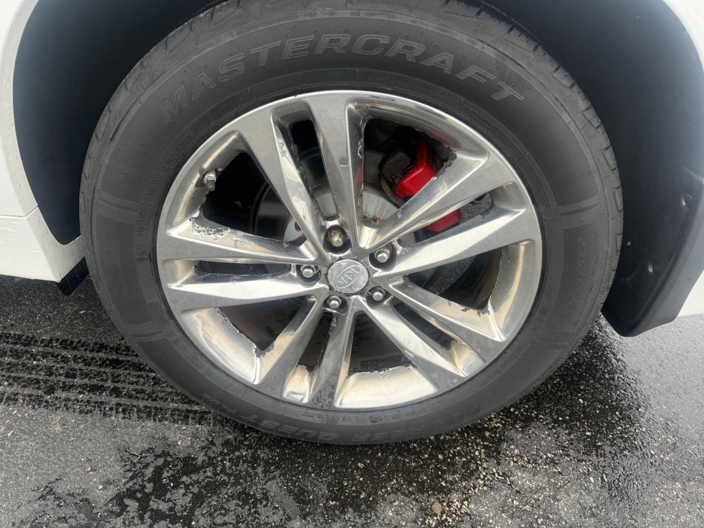 2014 White /Black Kia Sorento SX Limited V6 AWD (5XYKWDA77EG) with an 3.3L V6 DOHC 24V engine, Automatic transmission, located at 547 E. Main St., Orwell, OH, 44076, (440) 437-5893, 41.535435, -80.847855 - Photo#12