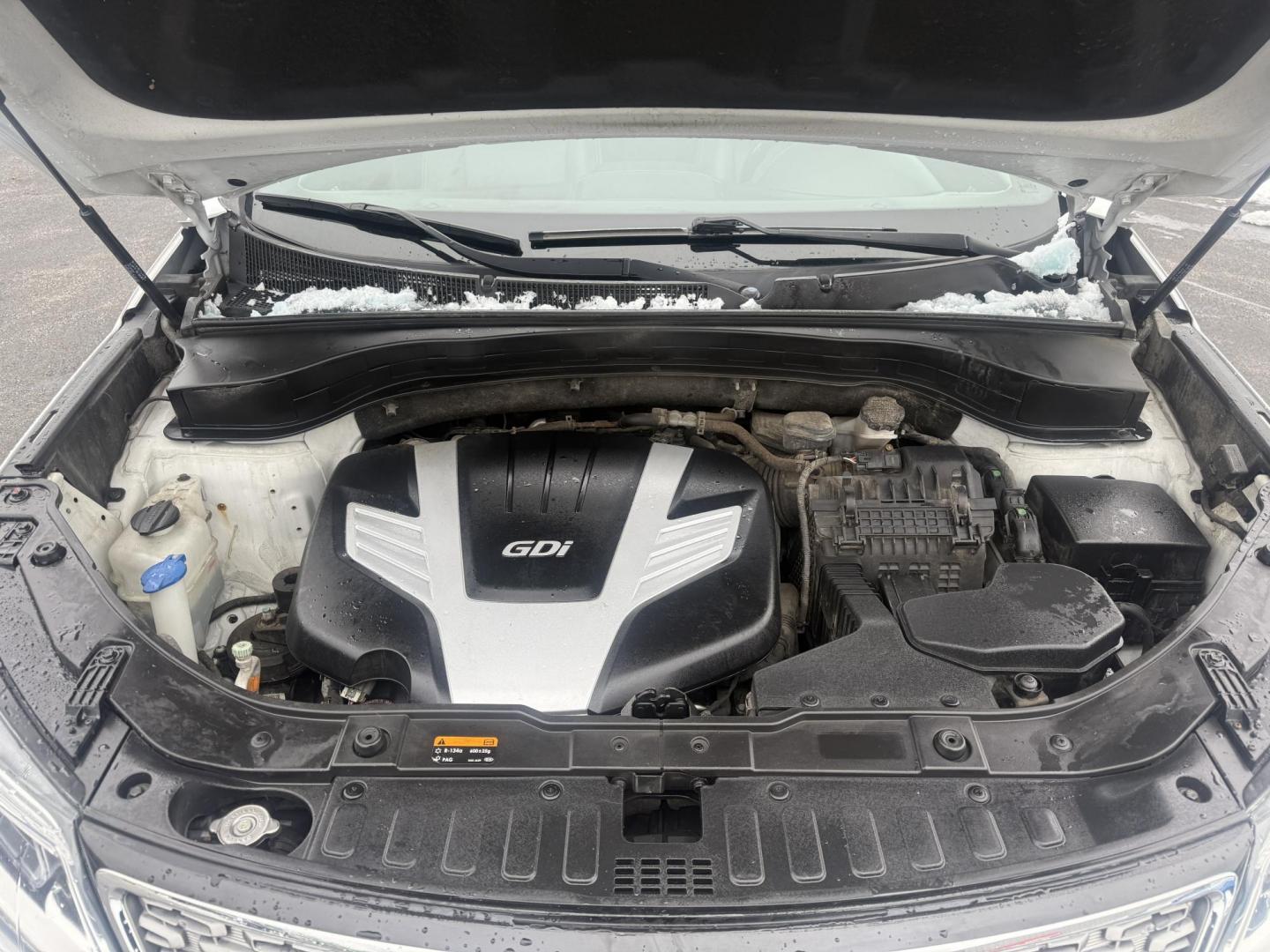 2014 White /Black Kia Sorento SX Limited V6 AWD (5XYKWDA77EG) with an 3.3L V6 DOHC 24V engine, Automatic transmission, located at 547 E. Main St., Orwell, OH, 44076, (440) 437-5893, 41.535435, -80.847855 - Photo#15