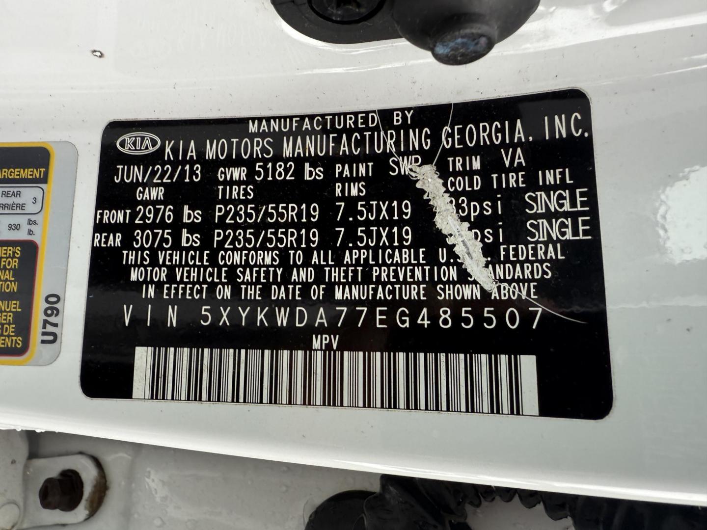 2014 White /Black Kia Sorento SX Limited V6 AWD (5XYKWDA77EG) with an 3.3L V6 DOHC 24V engine, Automatic transmission, located at 547 E. Main St., Orwell, OH, 44076, (440) 437-5893, 41.535435, -80.847855 - Photo#23