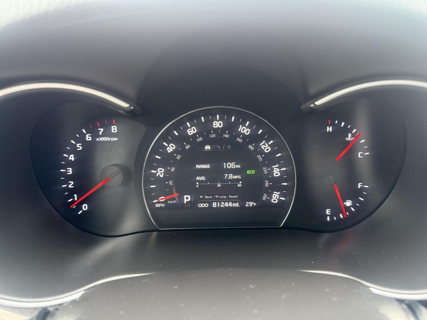 2014 White /Black Kia Sorento SX Limited V6 AWD (5XYKWDA77EG) with an 3.3L V6 DOHC 24V engine, Automatic transmission, located at 547 E. Main St., Orwell, OH, 44076, (440) 437-5893, 41.535435, -80.847855 - Photo#26