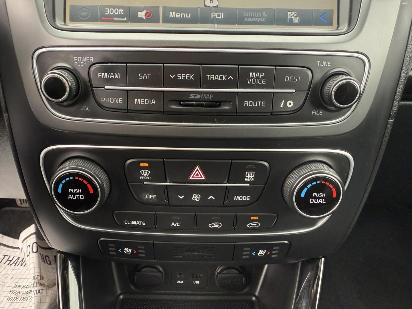 2014 White /Black Kia Sorento SX Limited V6 AWD (5XYKWDA77EG) with an 3.3L V6 DOHC 24V engine, Automatic transmission, located at 547 E. Main St., Orwell, OH, 44076, (440) 437-5893, 41.535435, -80.847855 - Photo#34