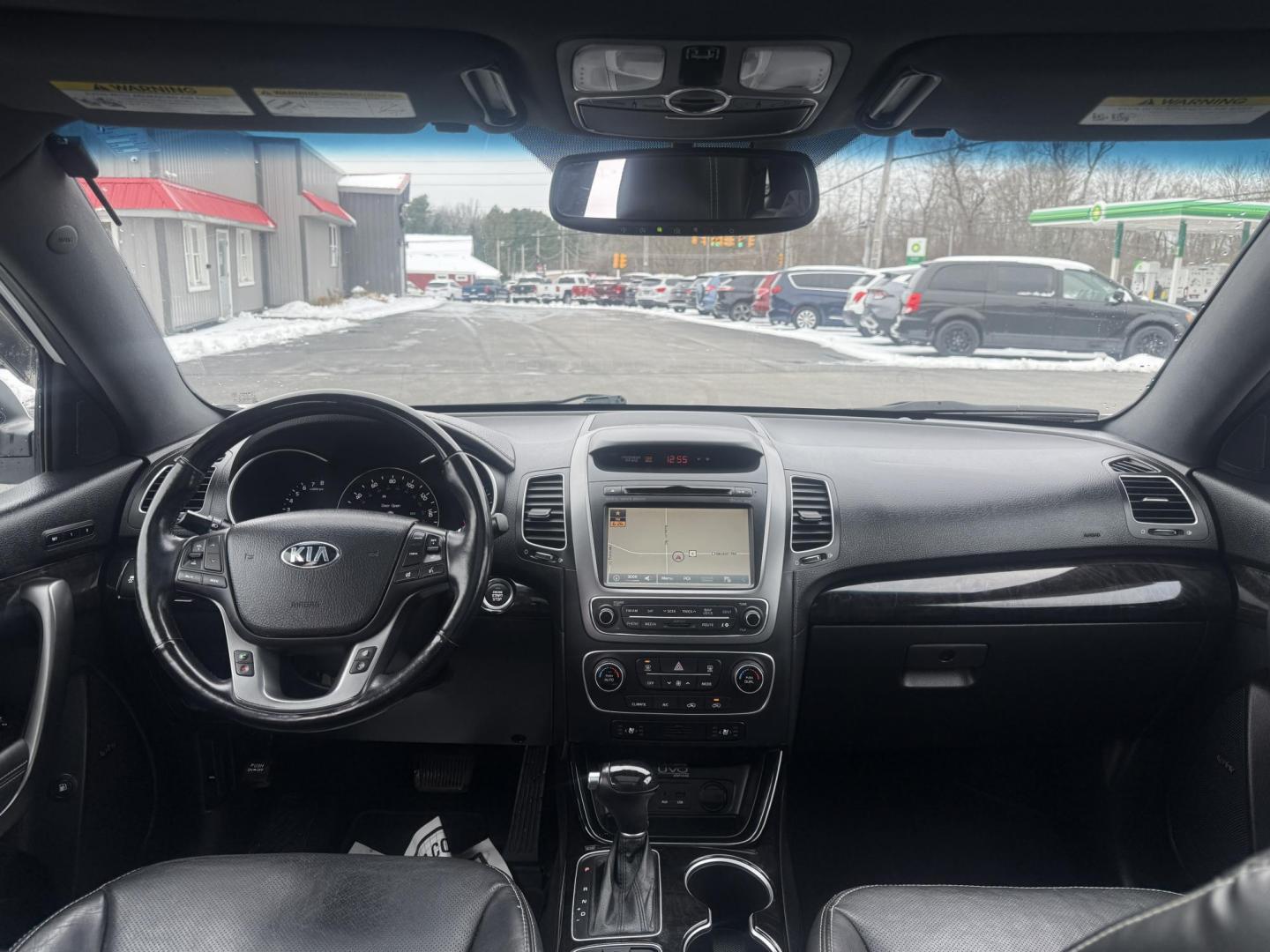 2014 White /Black Kia Sorento SX Limited V6 AWD (5XYKWDA77EG) with an 3.3L V6 DOHC 24V engine, Automatic transmission, located at 547 E. Main St., Orwell, OH, 44076, (440) 437-5893, 41.535435, -80.847855 - Photo#43