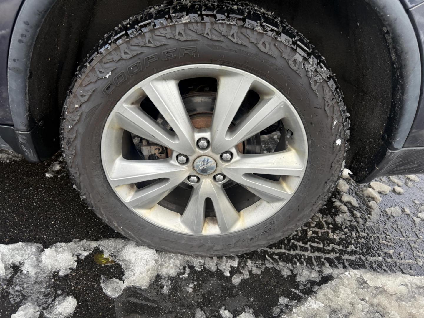 2013 Gray /Black Dodge Durango Crew AWD (1C4SDJDT9DC) with an 5.7L V8 OHV 16V engine, 5-Speed Automatic transmission, located at 547 E. Main St., Orwell, OH, 44076, (440) 437-5893, 41.535435, -80.847855 - 2013 Dodge Durango Crew AWD – Powerful Performance, Family Comfort, and Versatile Capability Take on every adventure in style with this 2013 Dodge Durango Crew AWD. Featuring a robust 5.7L HEMI V8 engine and a 5-speed automatic transmission, this SUV delivers impressive power and a 7,200-pound - Photo#11