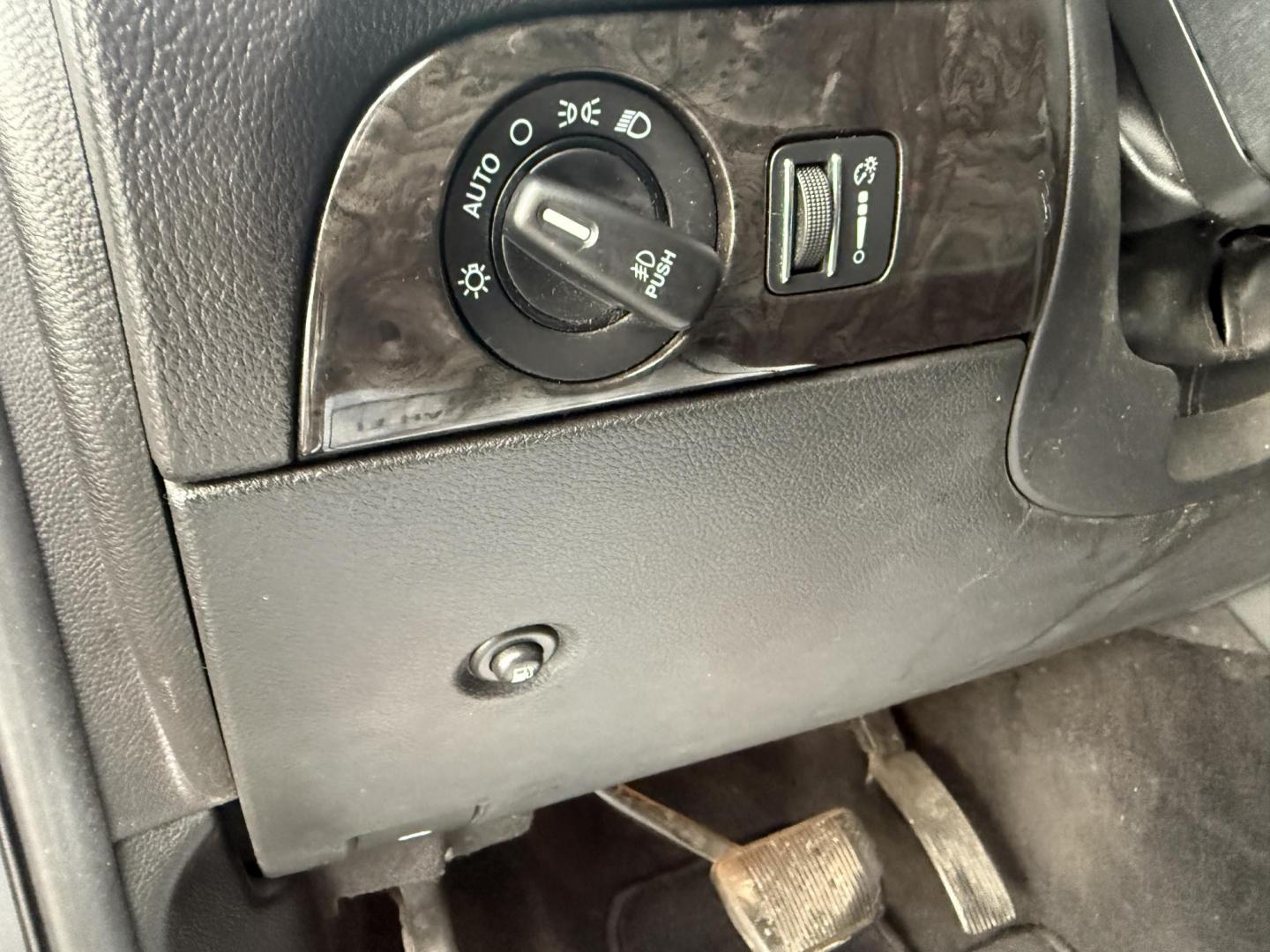 2013 Gray /Black Dodge Durango Crew AWD (1C4SDJDT9DC) with an 5.7L V8 OHV 16V engine, 5-Speed Automatic transmission, located at 547 E. Main St., Orwell, OH, 44076, (440) 437-5893, 41.535435, -80.847855 - 2013 Dodge Durango Crew AWD – Powerful Performance, Family Comfort, and Versatile Capability Take on every adventure in style with this 2013 Dodge Durango Crew AWD. Featuring a robust 5.7L HEMI V8 engine and a 5-speed automatic transmission, this SUV delivers impressive power and a 7,200-pound - Photo#23