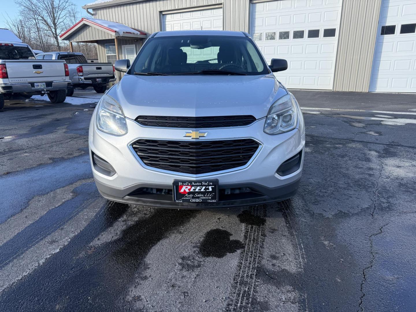 2017 Silver /Black Chevrolet Equinox LS AWD (2GNFLEEK5H6) with an 2.4L I4 DOHC 16V engine, Automatic transmission, located at 547 E. Main St., Orwell, OH, 44076, (440) 437-5893, 41.535435, -80.847855 - 2017 Chevrolet Equinox LS AWD – Efficiency, Comfort, and Everyday Reliability Enjoy the perfect balance of capability and economy with this 2017 Chevrolet Equinox LS AWD. Powered by a dependable 2.4L EcoTec I4 engine paired with a smooth 6-speed automatic transmission, this SUV delivers excelle - Photo#1