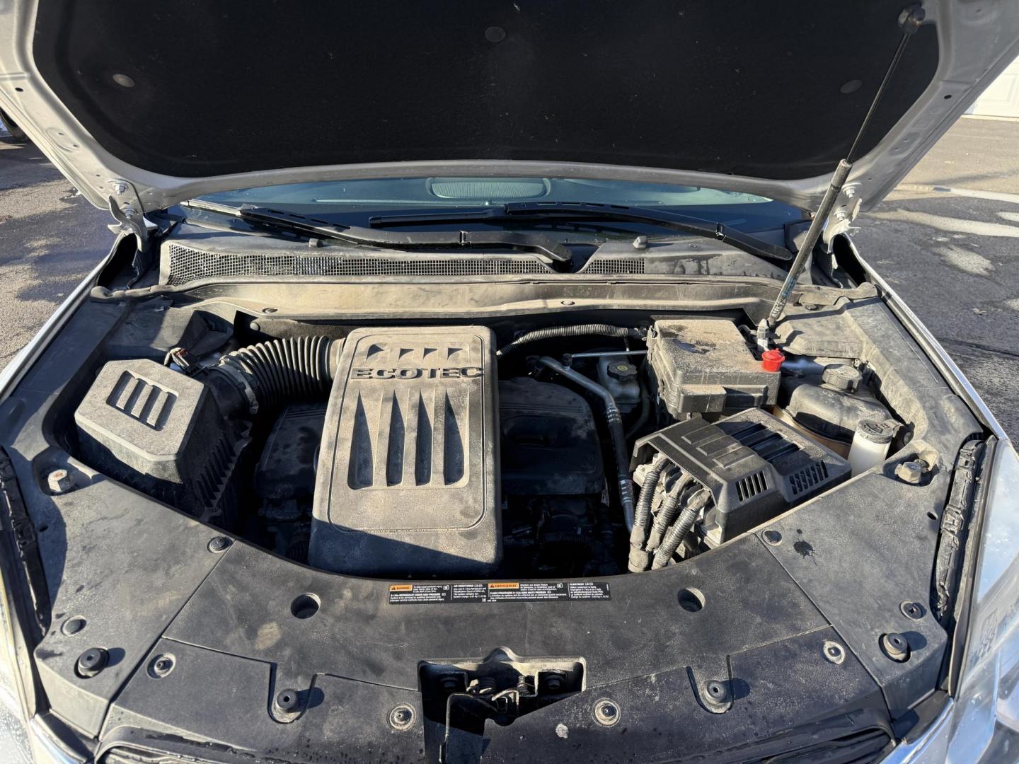 2017 Silver /Black Chevrolet Equinox LS AWD (2GNFLEEK5H6) with an 2.4L I4 DOHC 16V engine, Automatic transmission, located at 547 E. Main St., Orwell, OH, 44076, (440) 437-5893, 41.535435, -80.847855 - 2017 Chevrolet Equinox LS AWD – Efficiency, Comfort, and Everyday Reliability Enjoy the perfect balance of capability and economy with this 2017 Chevrolet Equinox LS AWD. Powered by a dependable 2.4L EcoTec I4 engine paired with a smooth 6-speed automatic transmission, this SUV delivers excelle - Photo#14