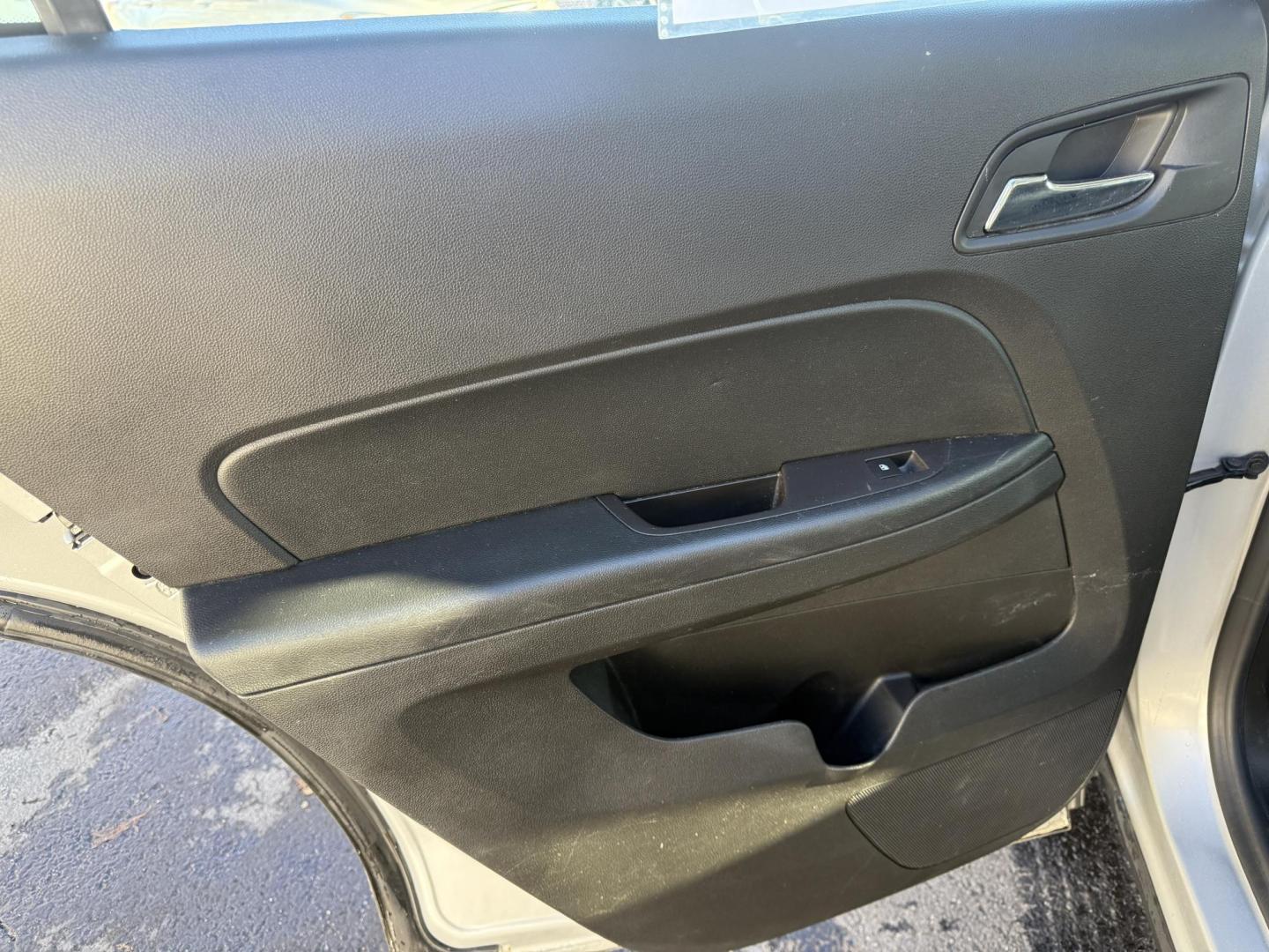 2017 Silver /Black Chevrolet Equinox LS AWD (2GNFLEEK5H6) with an 2.4L I4 DOHC 16V engine, Automatic transmission, located at 547 E. Main St., Orwell, OH, 44076, (440) 437-5893, 41.535435, -80.847855 - 2017 Chevrolet Equinox LS AWD – Efficiency, Comfort, and Everyday Reliability Enjoy the perfect balance of capability and economy with this 2017 Chevrolet Equinox LS AWD. Powered by a dependable 2.4L EcoTec I4 engine paired with a smooth 6-speed automatic transmission, this SUV delivers excelle - Photo#33