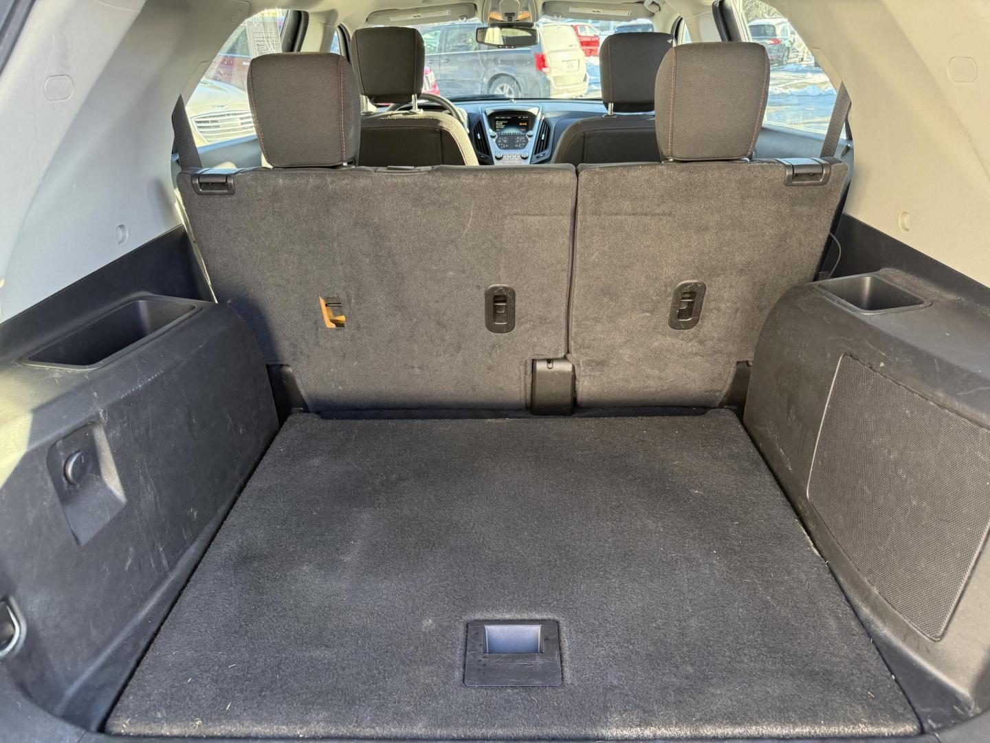 2017 Silver /Black Chevrolet Equinox LS AWD (2GNFLEEK5H6) with an 2.4L I4 DOHC 16V engine, Automatic transmission, located at 547 E. Main St., Orwell, OH, 44076, (440) 437-5893, 41.535435, -80.847855 - 2017 Chevrolet Equinox LS AWD – Efficiency, Comfort, and Everyday Reliability Enjoy the perfect balance of capability and economy with this 2017 Chevrolet Equinox LS AWD. Powered by a dependable 2.4L EcoTec I4 engine paired with a smooth 6-speed automatic transmission, this SUV delivers excelle - Photo#36