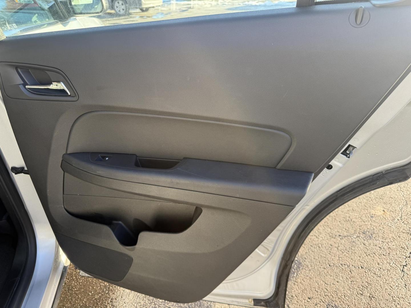 2017 Silver /Black Chevrolet Equinox LS AWD (2GNFLEEK5H6) with an 2.4L I4 DOHC 16V engine, Automatic transmission, located at 547 E. Main St., Orwell, OH, 44076, (440) 437-5893, 41.535435, -80.847855 - 2017 Chevrolet Equinox LS AWD – Efficiency, Comfort, and Everyday Reliability Enjoy the perfect balance of capability and economy with this 2017 Chevrolet Equinox LS AWD. Powered by a dependable 2.4L EcoTec I4 engine paired with a smooth 6-speed automatic transmission, this SUV delivers excelle - Photo#39