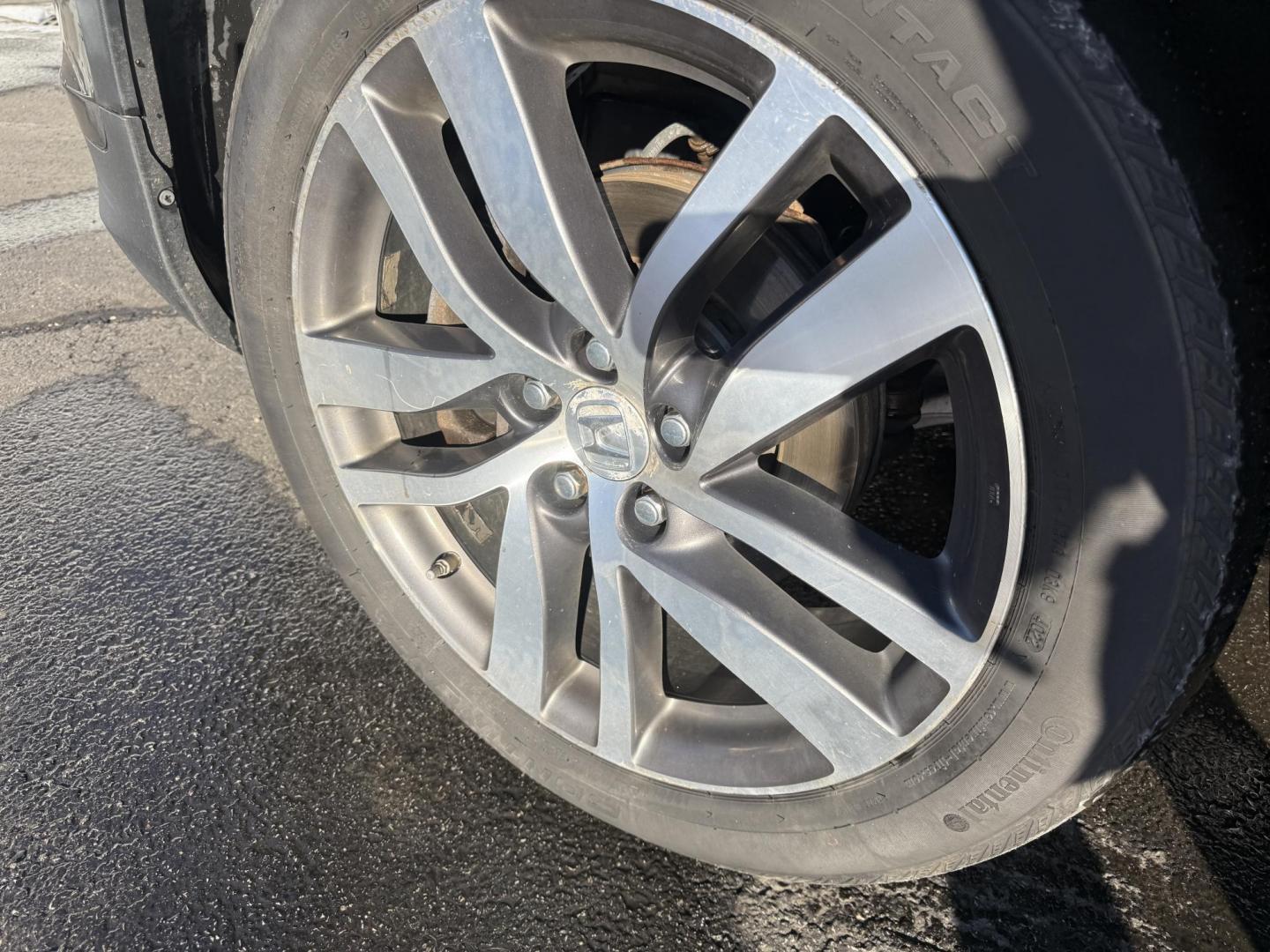 2018 Black /Black Honda Pilot Elite 4WD (5FNYF6H08JB) with an 3.5L V6 SOHC 24V engine, Automatic transmission, located at 547 E. Main St., Orwell, OH, 44076, (440) 437-5893, 41.535435, -80.847855 - One Owner ---- 2018 Honda Pilot Elite AWD – Luxury, Advanced Safety, and Family-Friendly Versatility Upgrade your family’s driving experience with this 2018 Honda Pilot Elite AWD. Powered by a robust 3.5L Earthdreams V6 engine and a smooth 9-speed automatic transmission, this SUV offers both - Photo#12